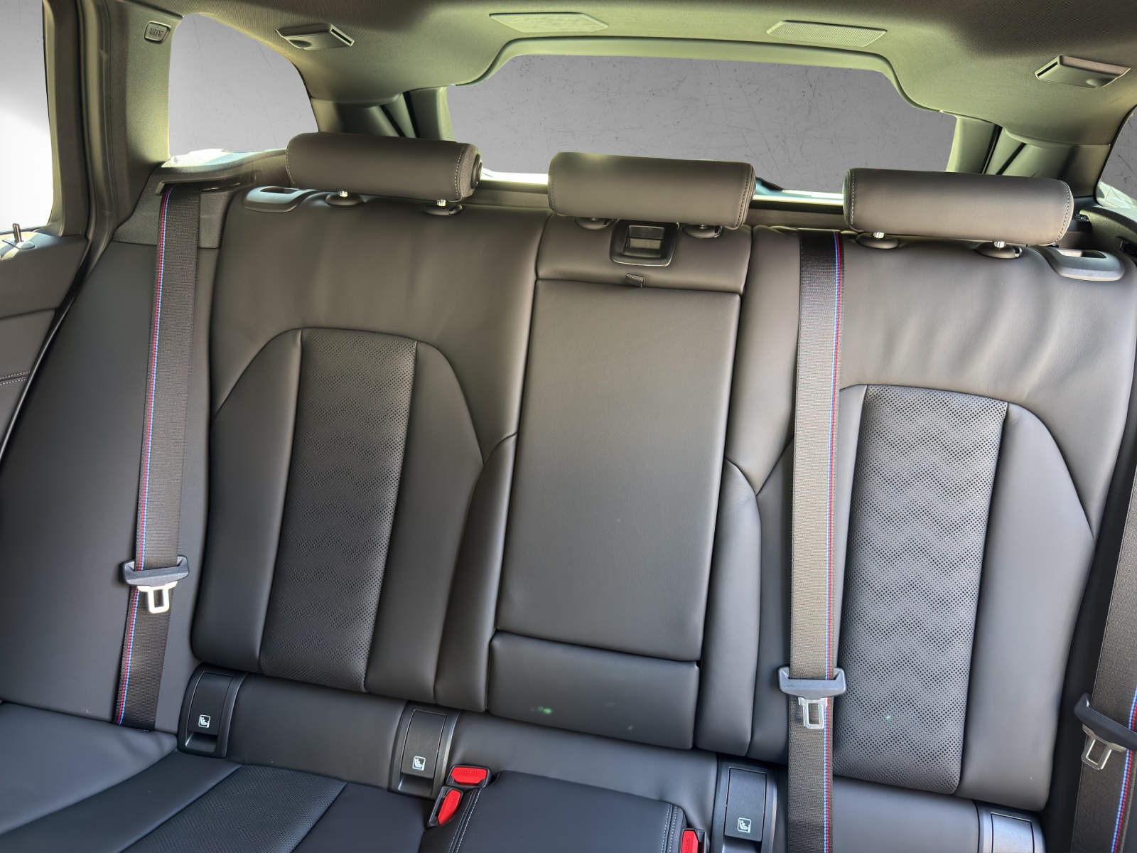 BMW M3 Touring xDrive Competition M-image-15