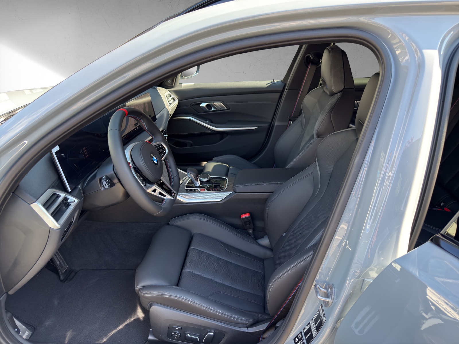 BMW M3 Touring xDrive Competition M-image-14