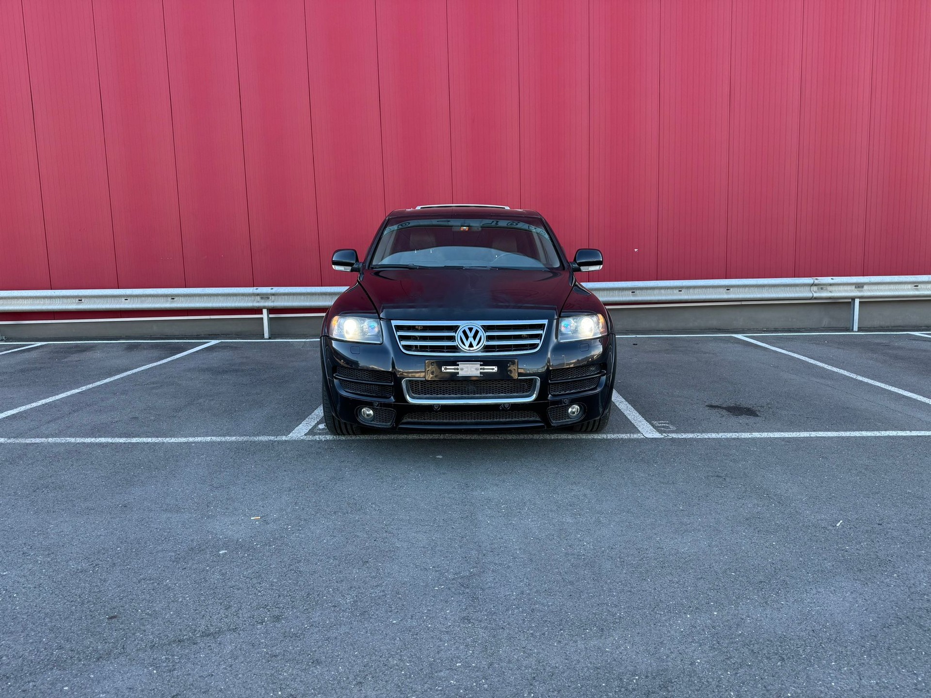 VW Touareg 6.0 W12 Sport Automatic-image-1