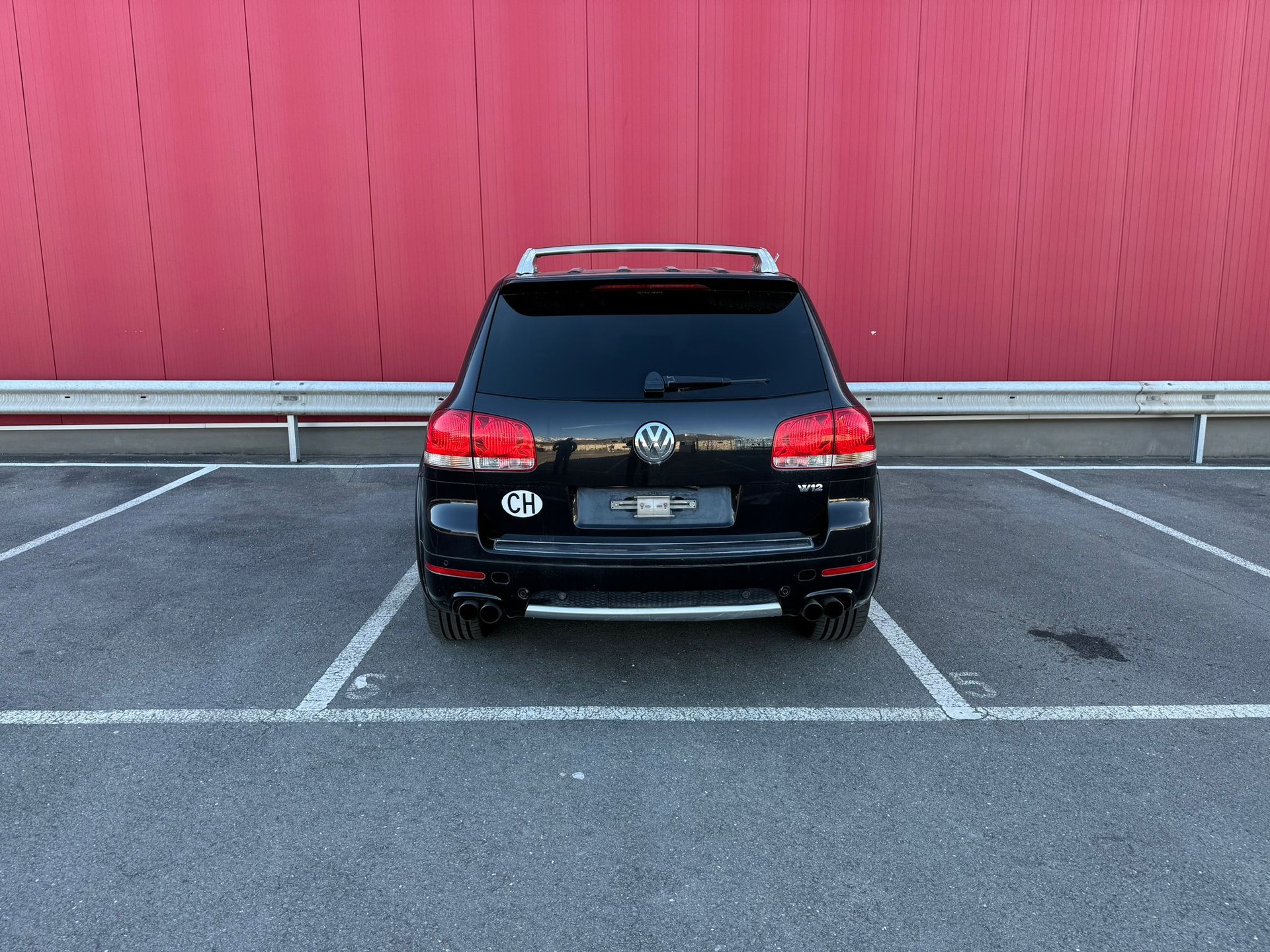 VW Touareg 6.0 W12 Sport Automatic-image-3