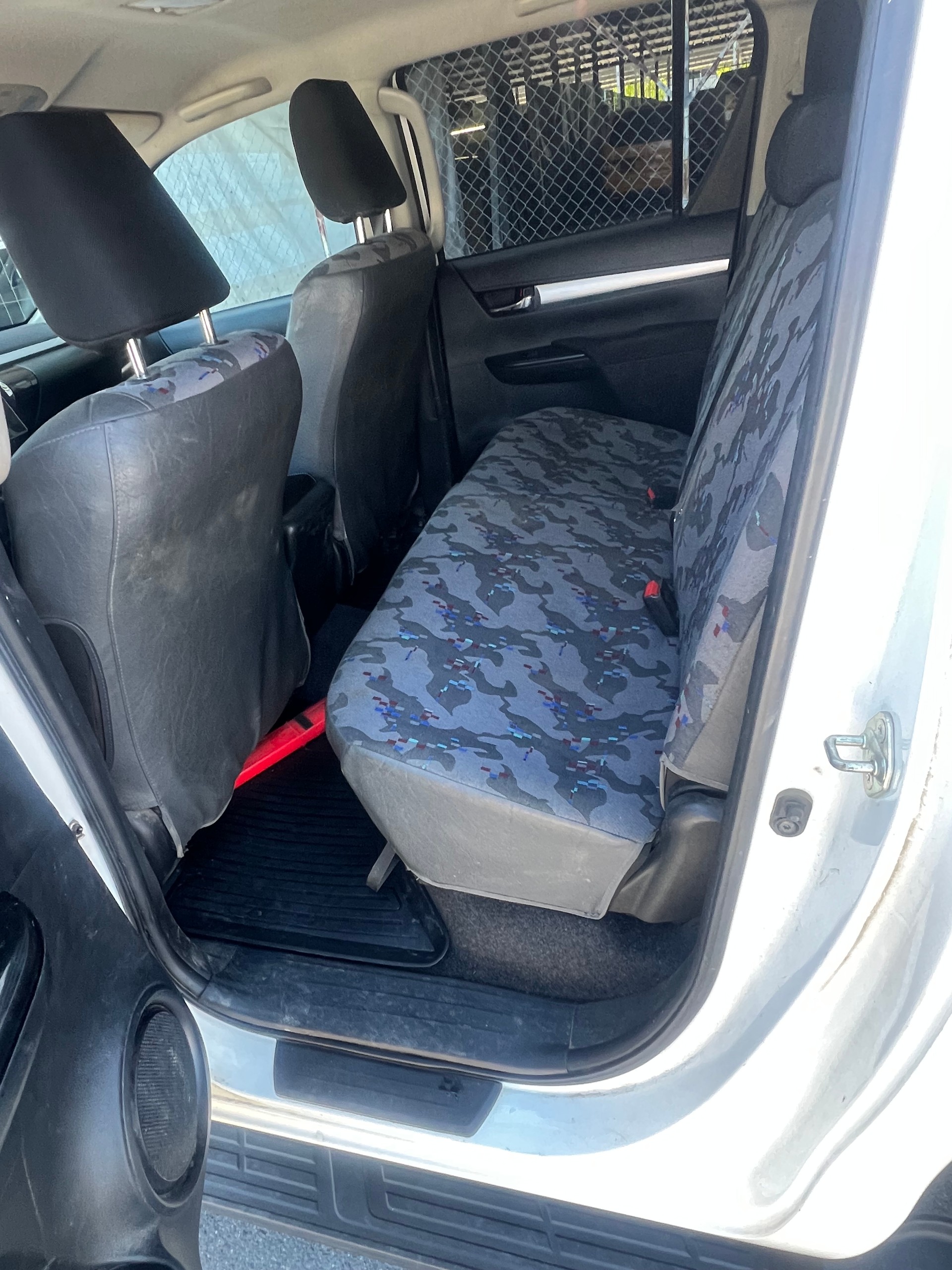 TOYOTA Hilux 2.4-4D 50 Years Edition Double Cab 4x4 A-image-5