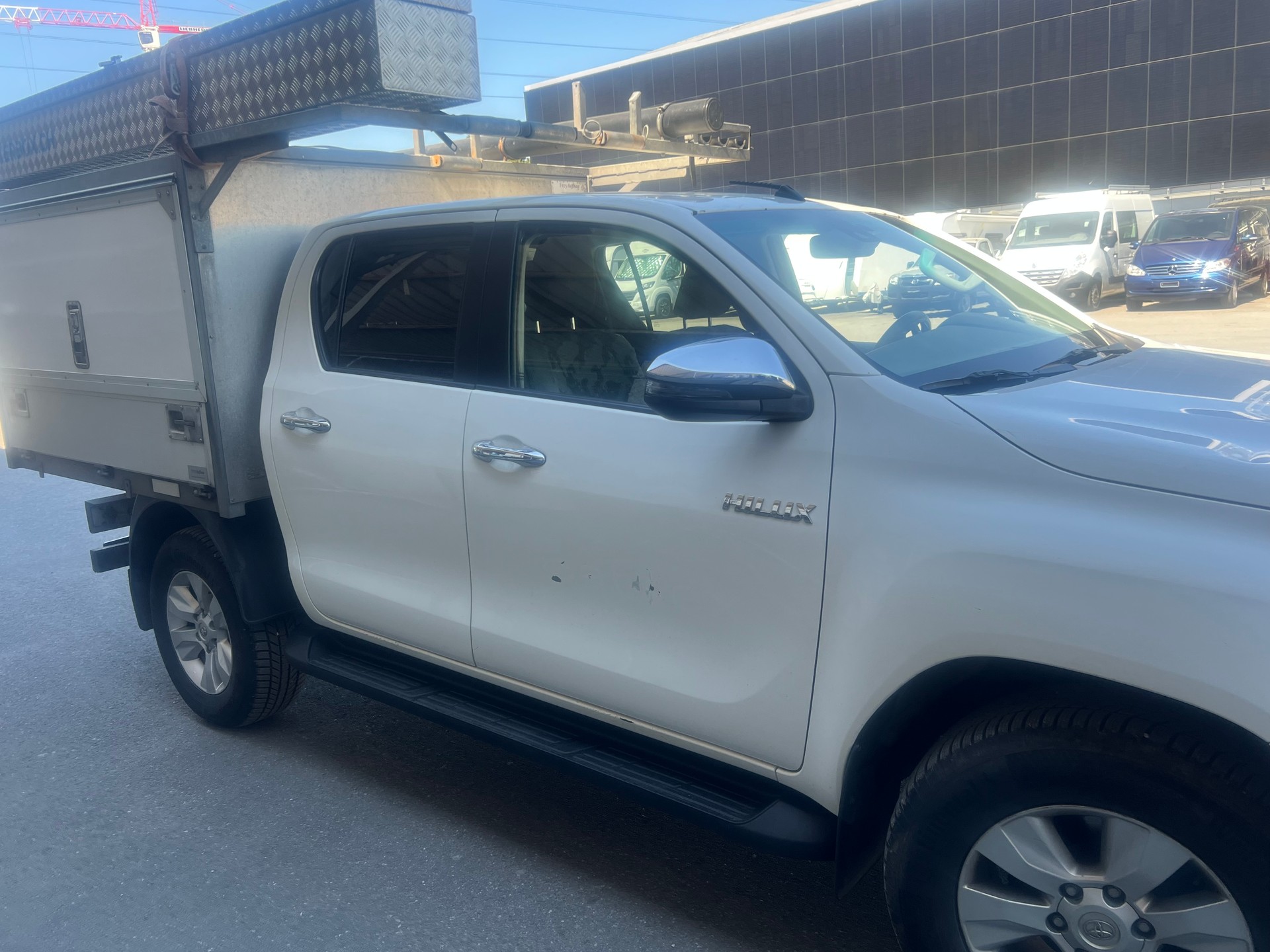 TOYOTA Hilux 2.4-4D 50 Years Edition Double Cab 4x4 A-image-9