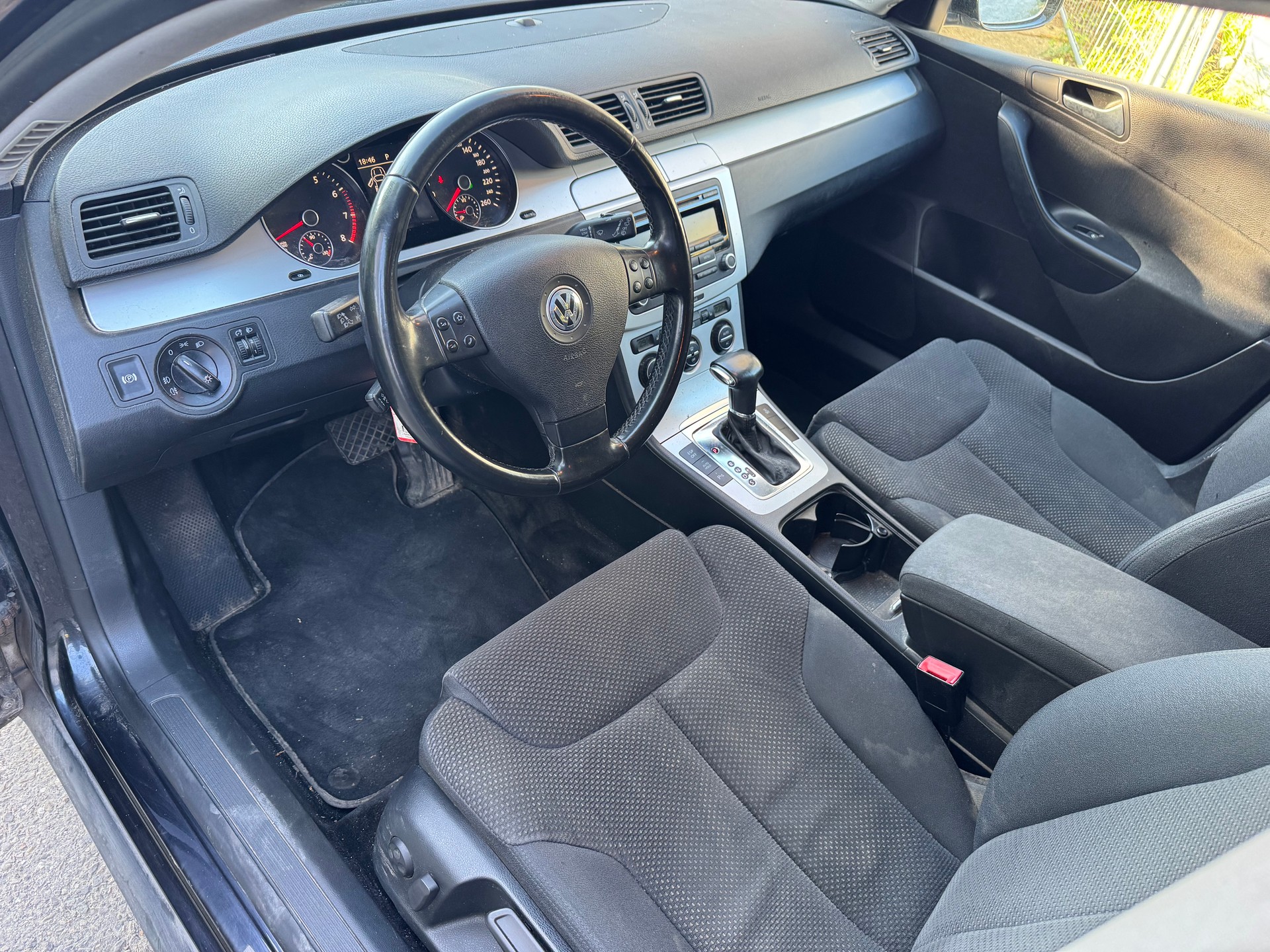 VW Passat Variant 1.8 TSI-image-2