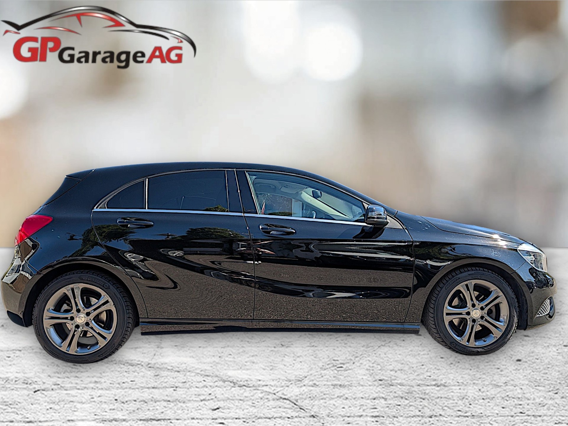 MERCEDES-BENZ A 200 Urban 7G-DCT-image-5