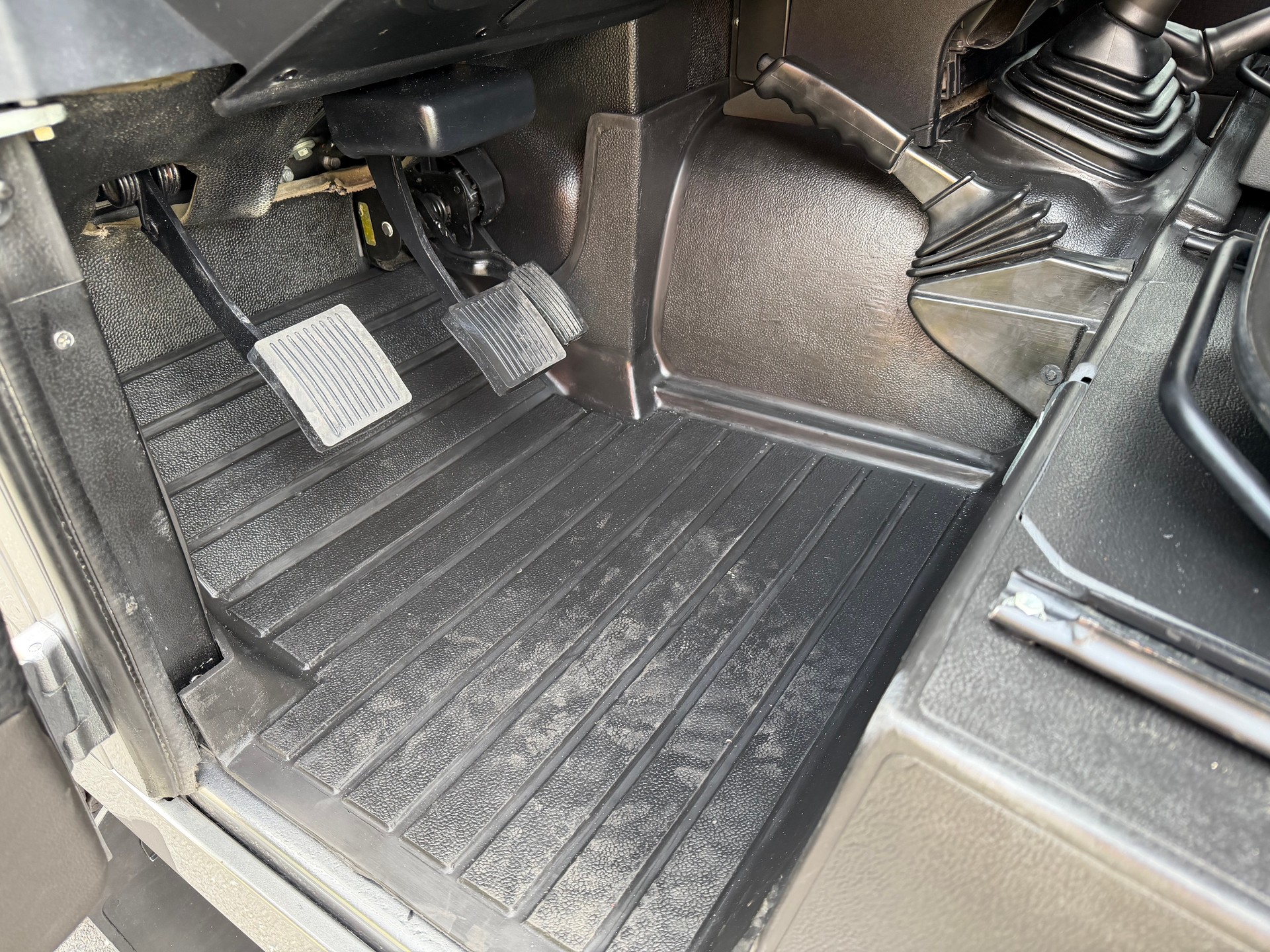 LAND ROVER Defender 130 TD4 2.2 *VERZINKT*-image-27