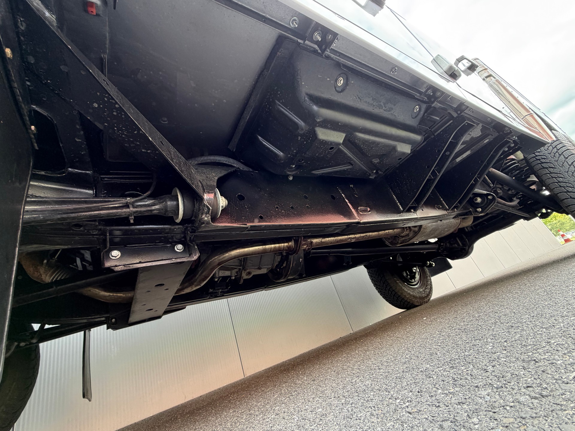 LAND ROVER Defender 130 TD4 2.2 *VERZINKT*-image-11