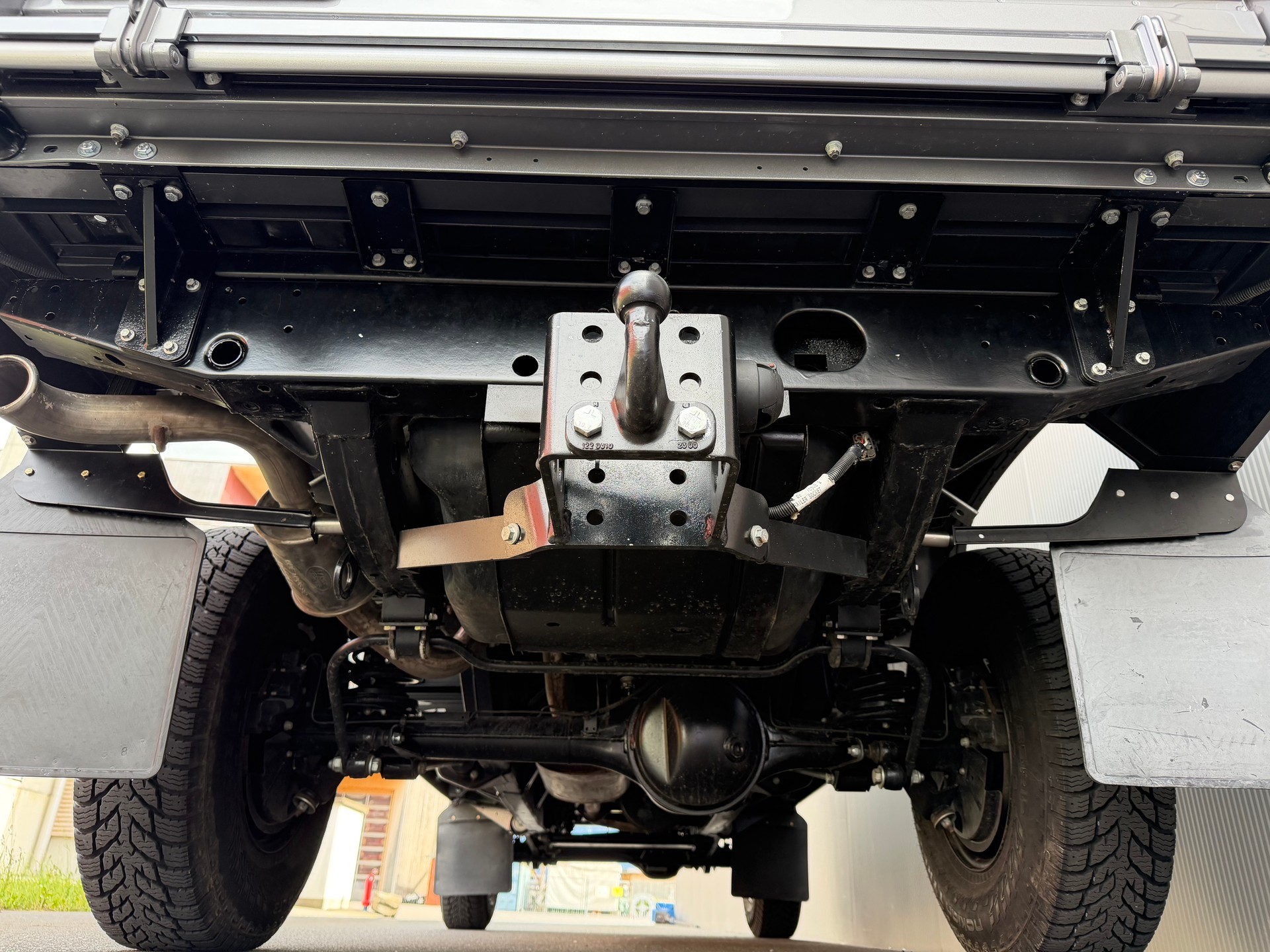 LAND ROVER Defender 130 TD4 2.2 *VERZINKT*-image-12
