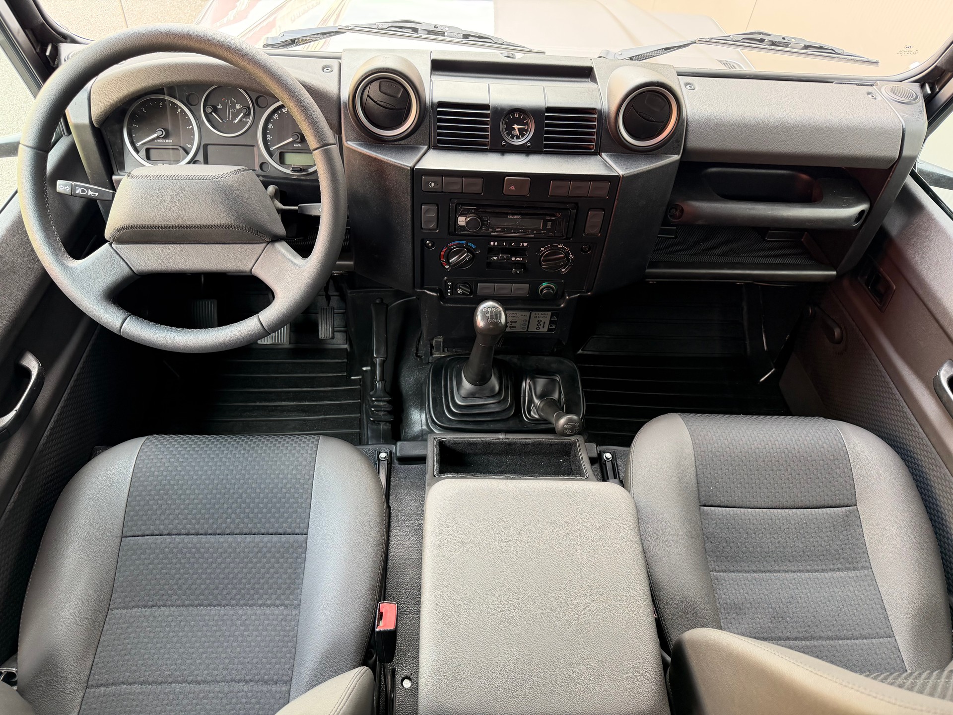 LAND ROVER Defender 130 TD4 2.2 *VERZINKT*-image-7