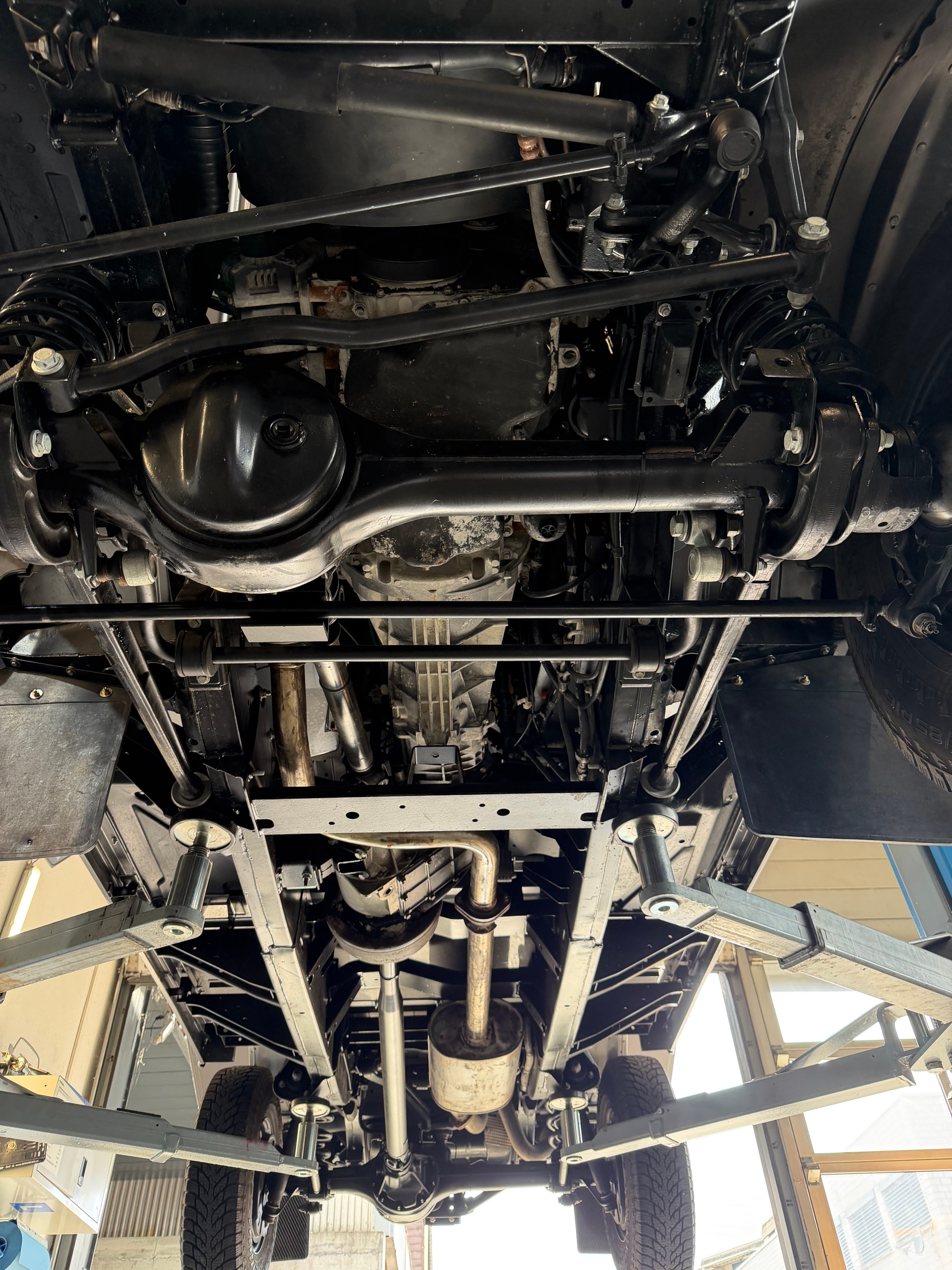 LAND ROVER Defender 130 TD4 2.2 *VERZINKT*-image-30