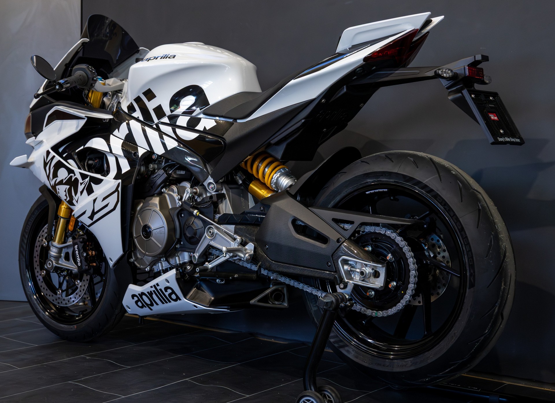 APRILIA RS 660 white Lion Factory E5+ (105ps)-showroom-element-2