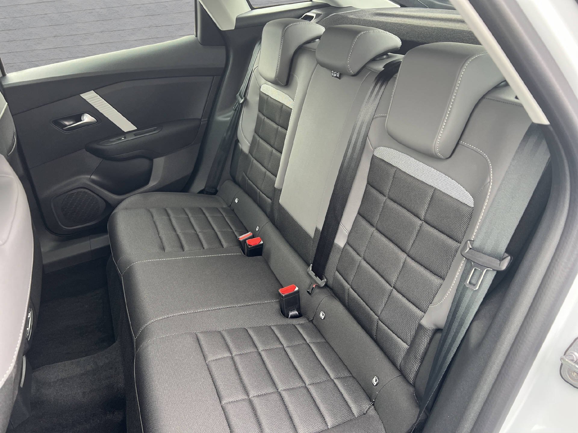 CITROEN C4 1.2 Hybrid You+-image-14