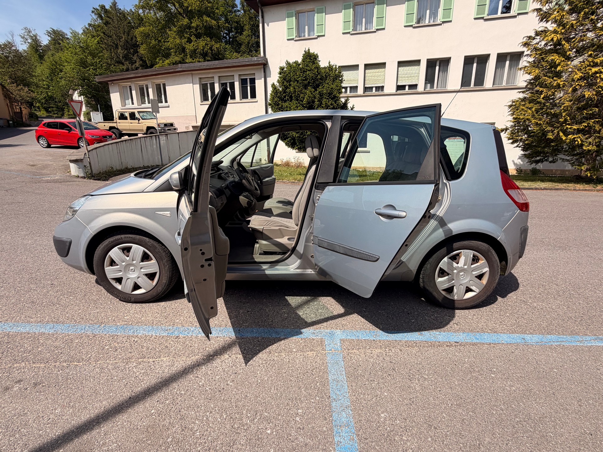 RENAULT MEGANE SCENIC-image-14