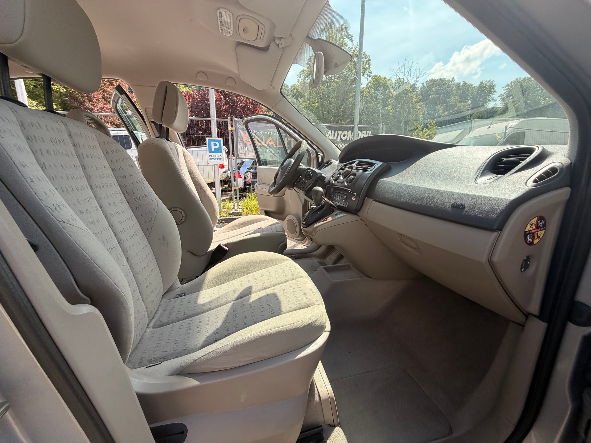 RENAULT MEGANE SCENIC-image-11