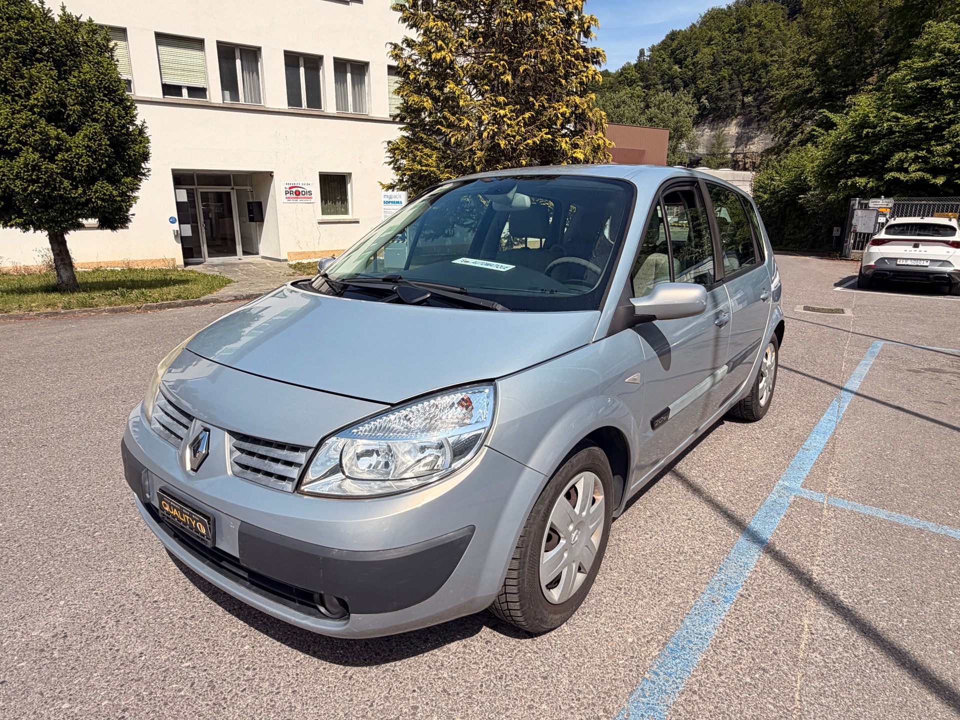 RENAULT MEGANE SCENIC-showroom-element-1