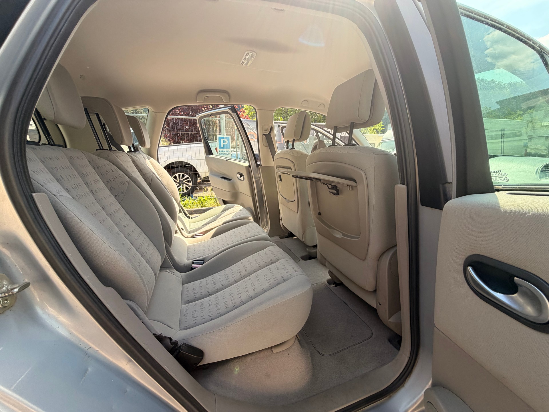 RENAULT MEGANE SCENIC-image-10