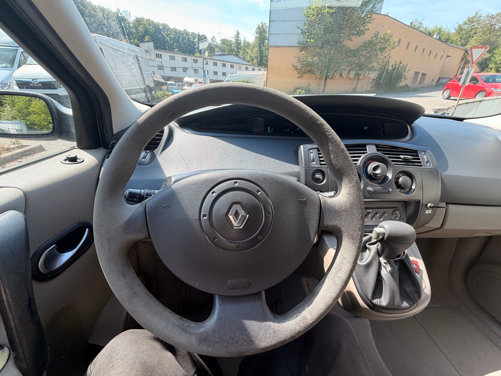 RENAULT MEGANE SCENIC-image-23