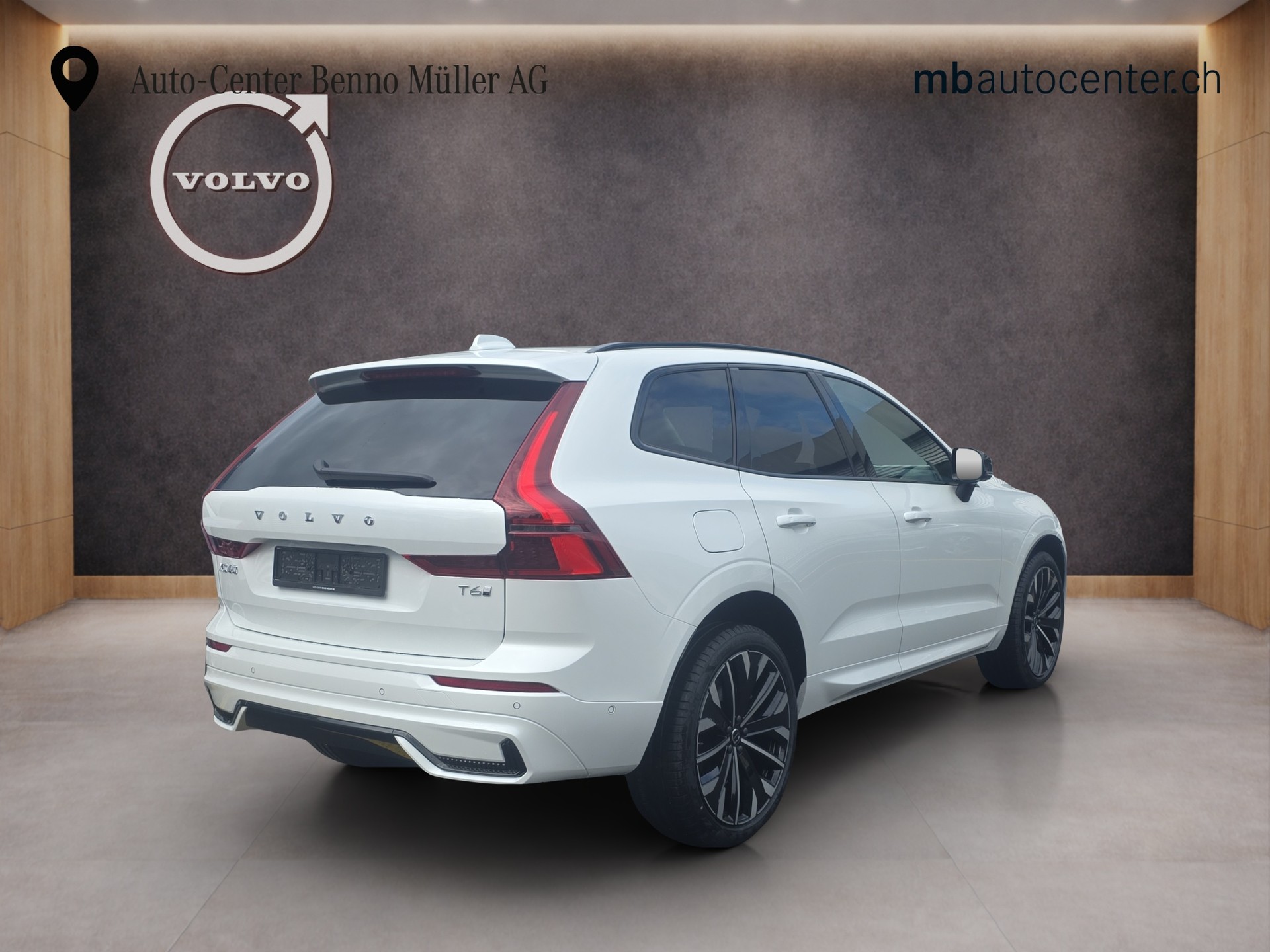VOLVO XC60 2.0 T6 TE Ultra Dark eAWD-image-4