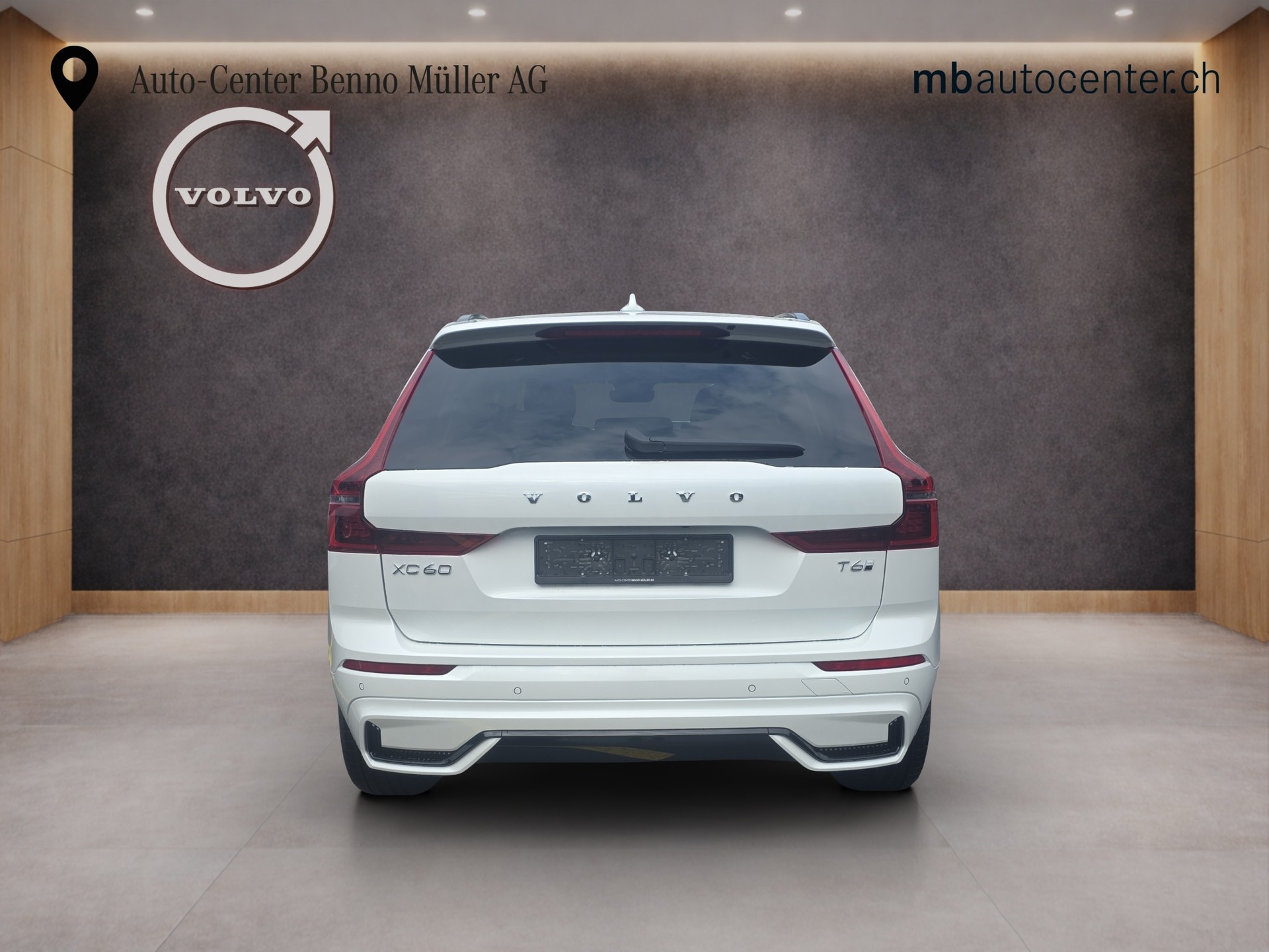 VOLVO XC60 2.0 T6 TE Ultra Dark eAWD-image-3
