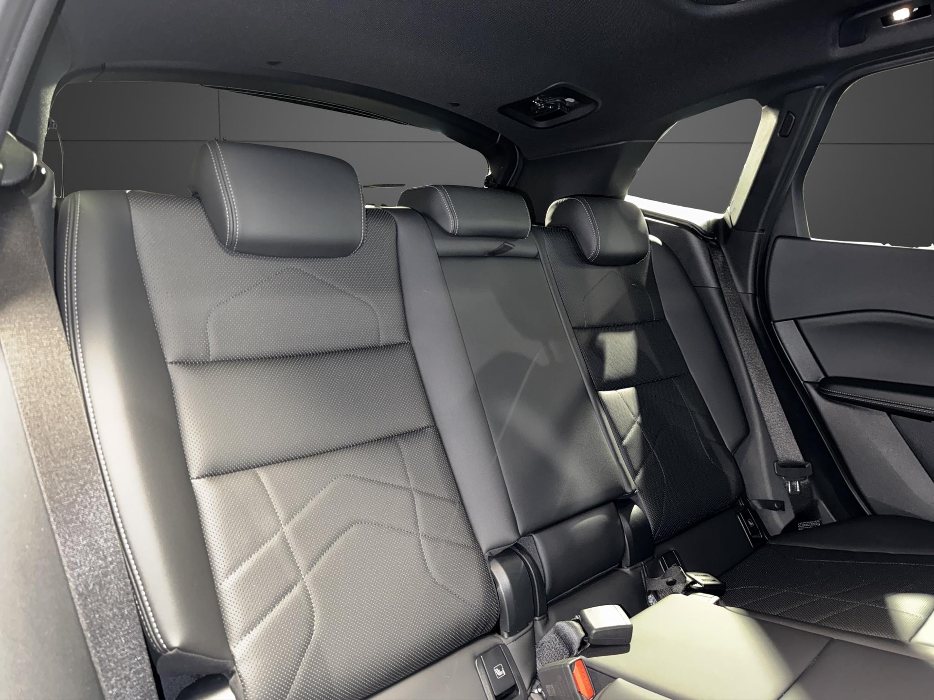 BMW 223d xDrive Active Tourer M Sport-image-16