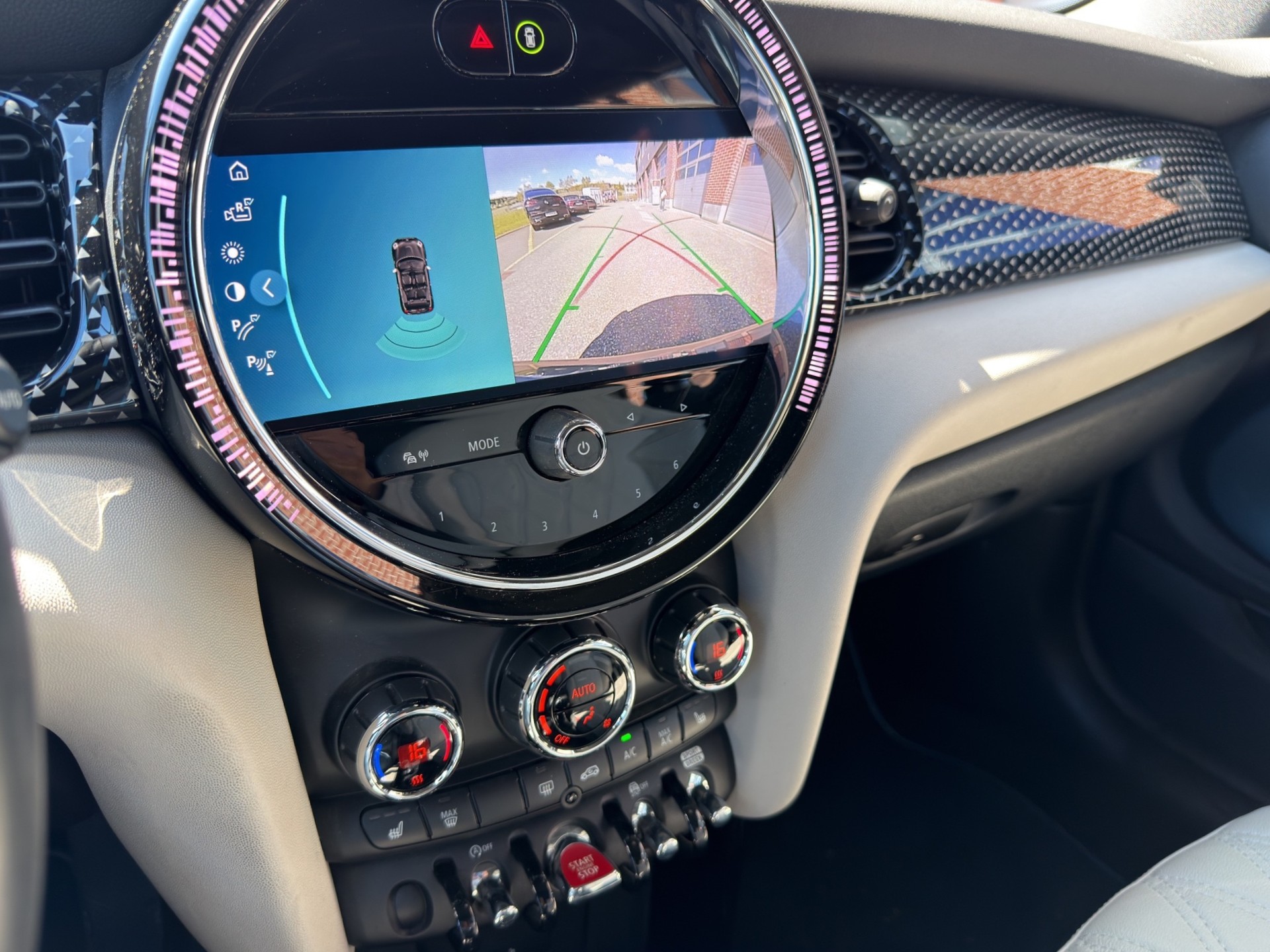MINI Cooper Cabriolet-image-17