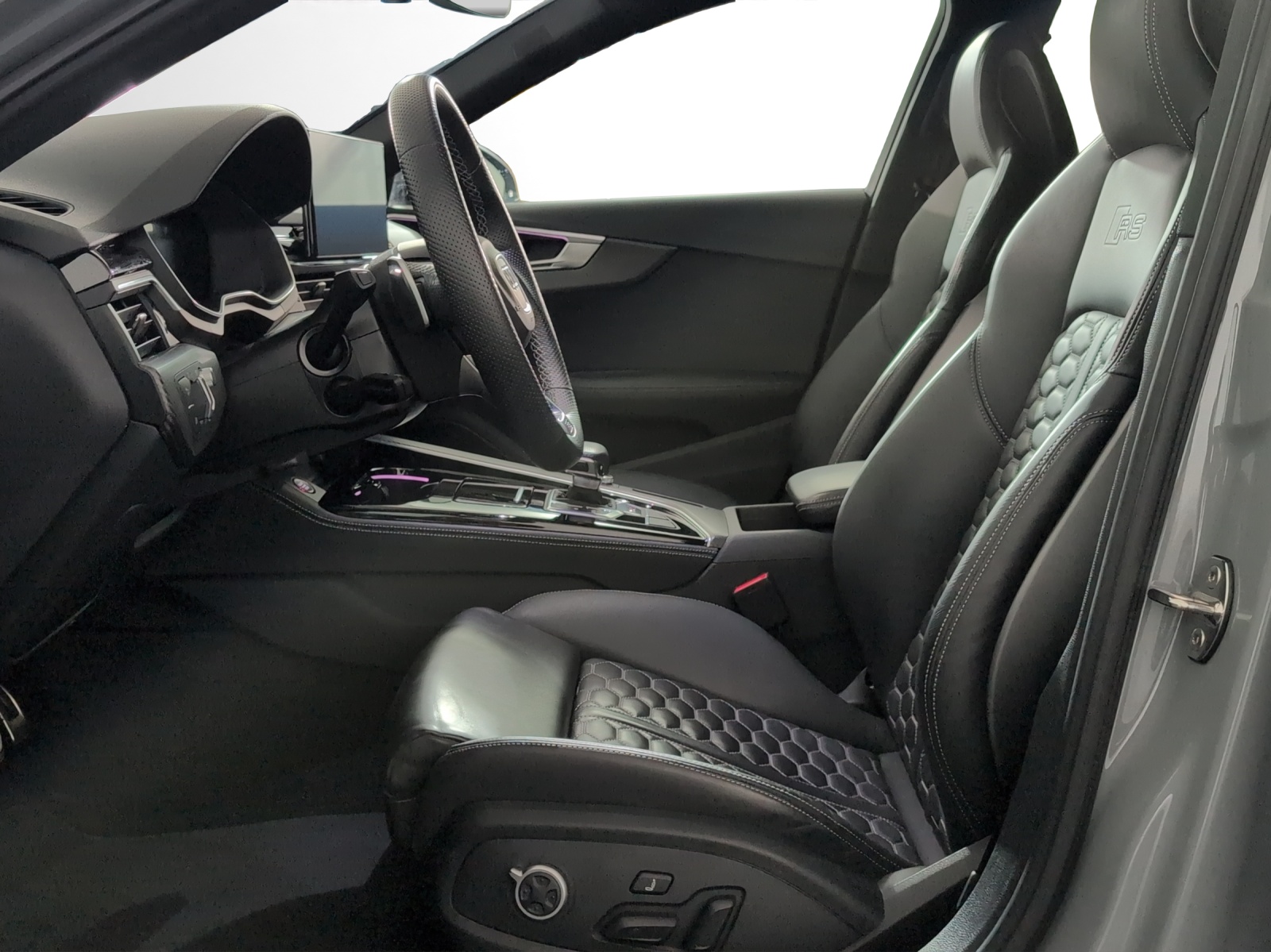 AUDI RS4 Avant quattro tiptronic-image-5
