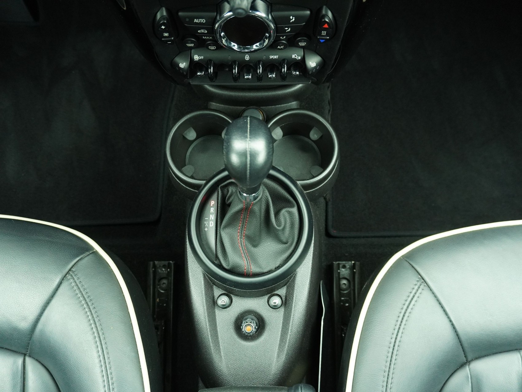 MINI Countryman R60 1.6i John Cooper Works-image-15