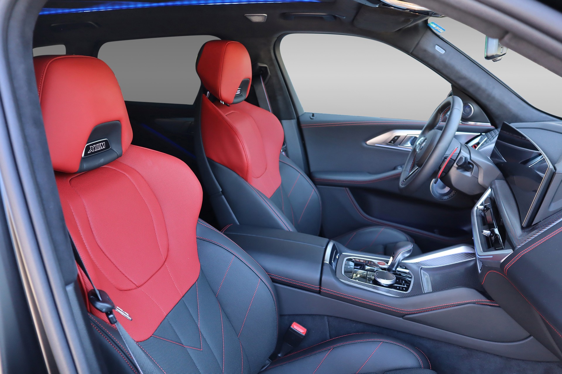 BMW XM xDrive PHEV Steptronic LABEL RED (1 of 500)-image-9