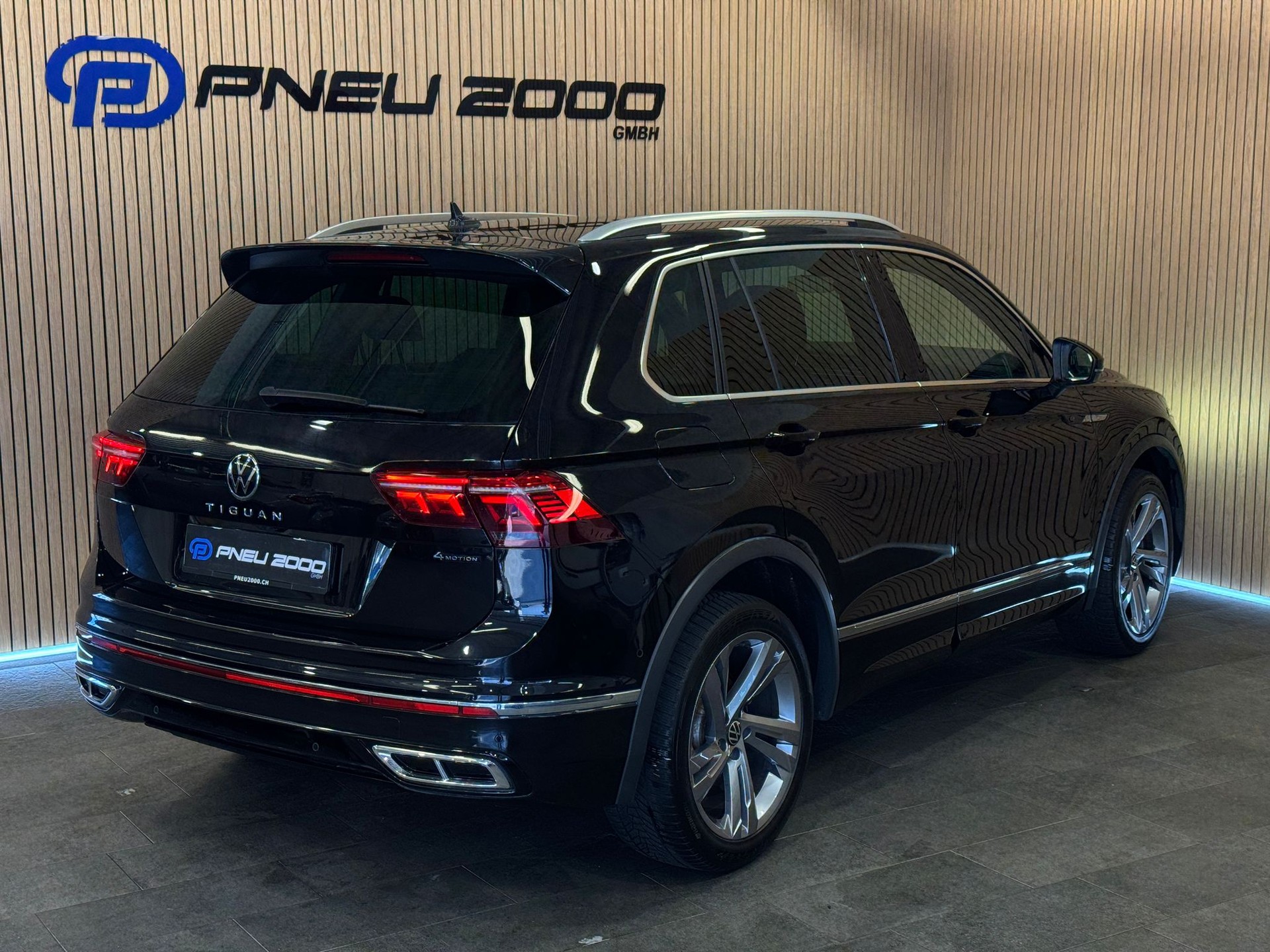 VW Tiguan 2.0 TDI SCR R-Line 4Motion DSG-image-4