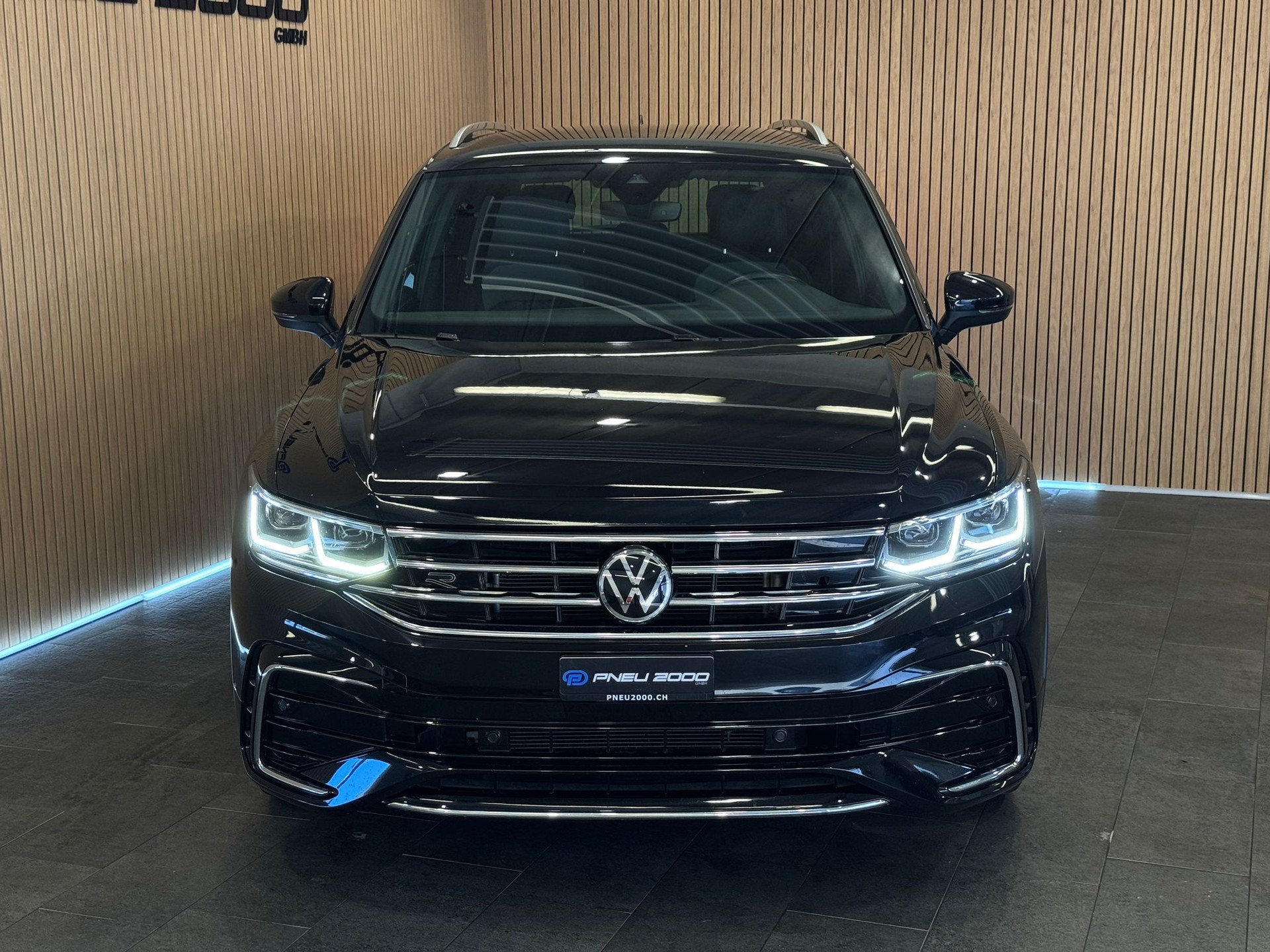 VW Tiguan 2.0 TDI SCR R-Line 4Motion DSG-image-1