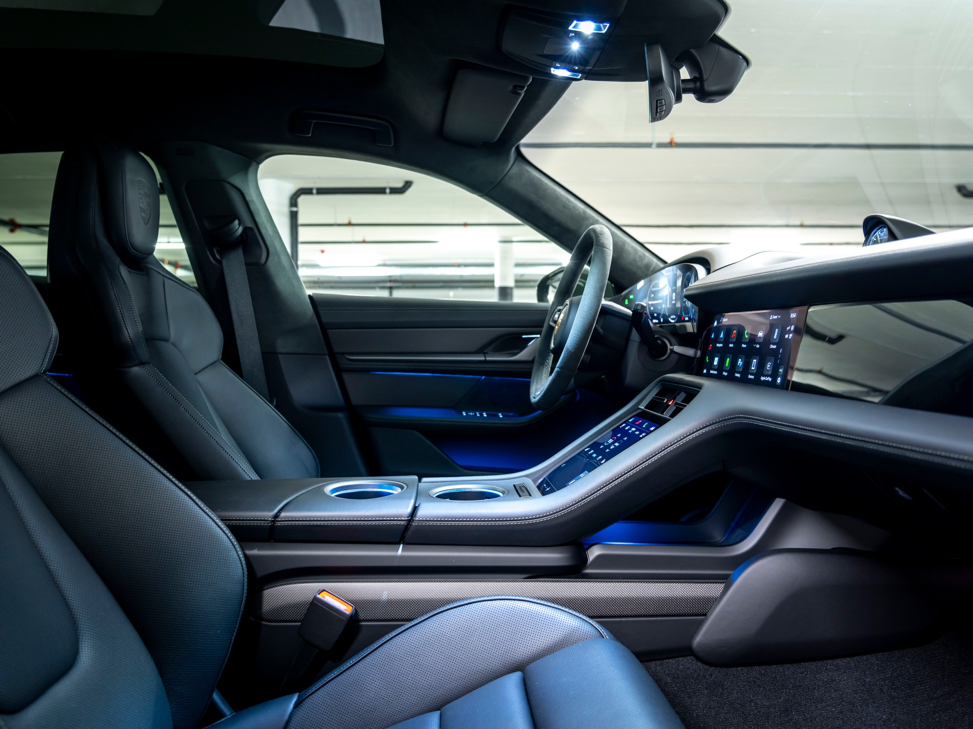 PORSCHE Taycan Sport Turismo GTS 104kWh-image-24