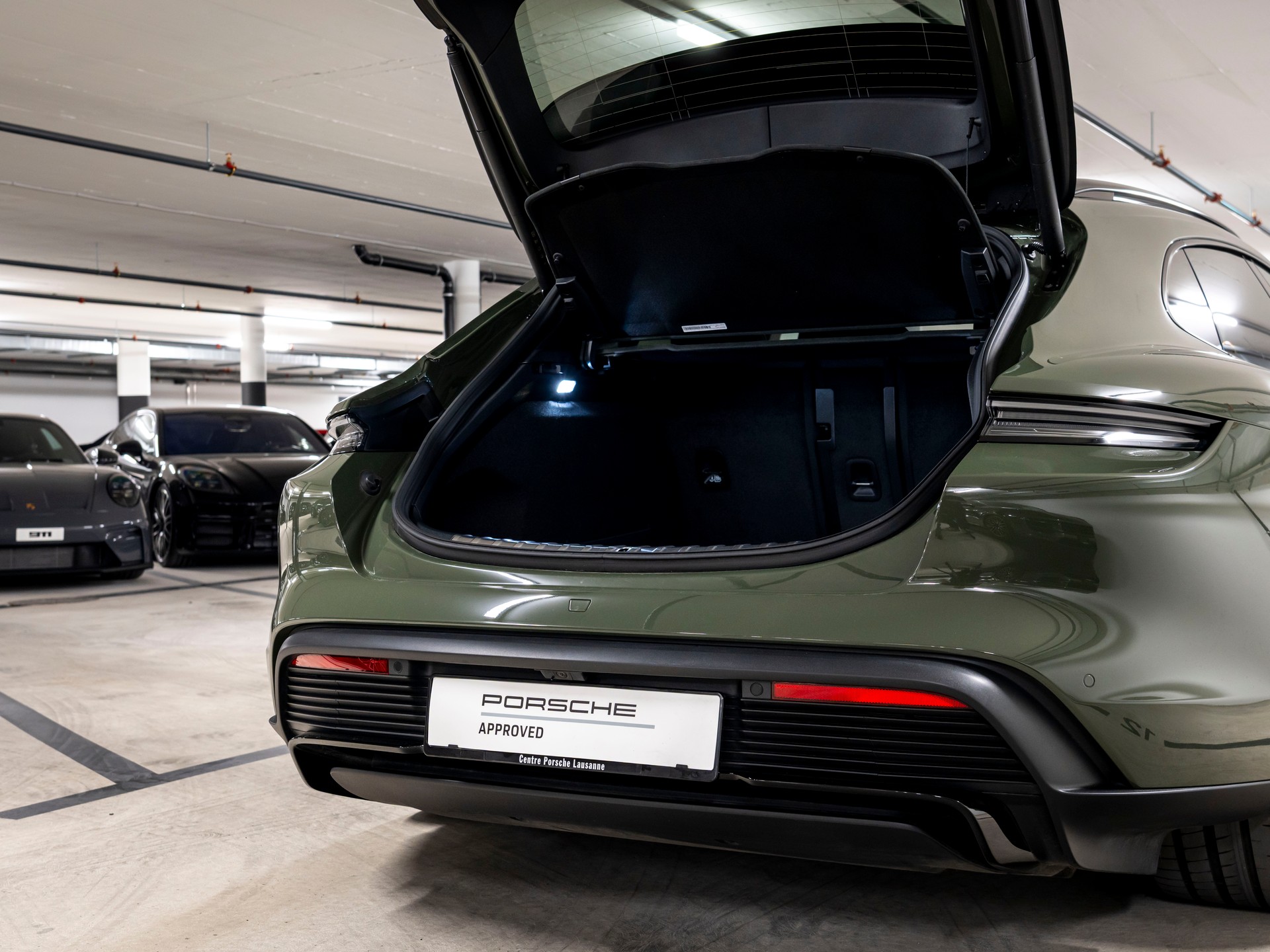 PORSCHE Taycan Sport Turismo GTS 104kWh-image-6