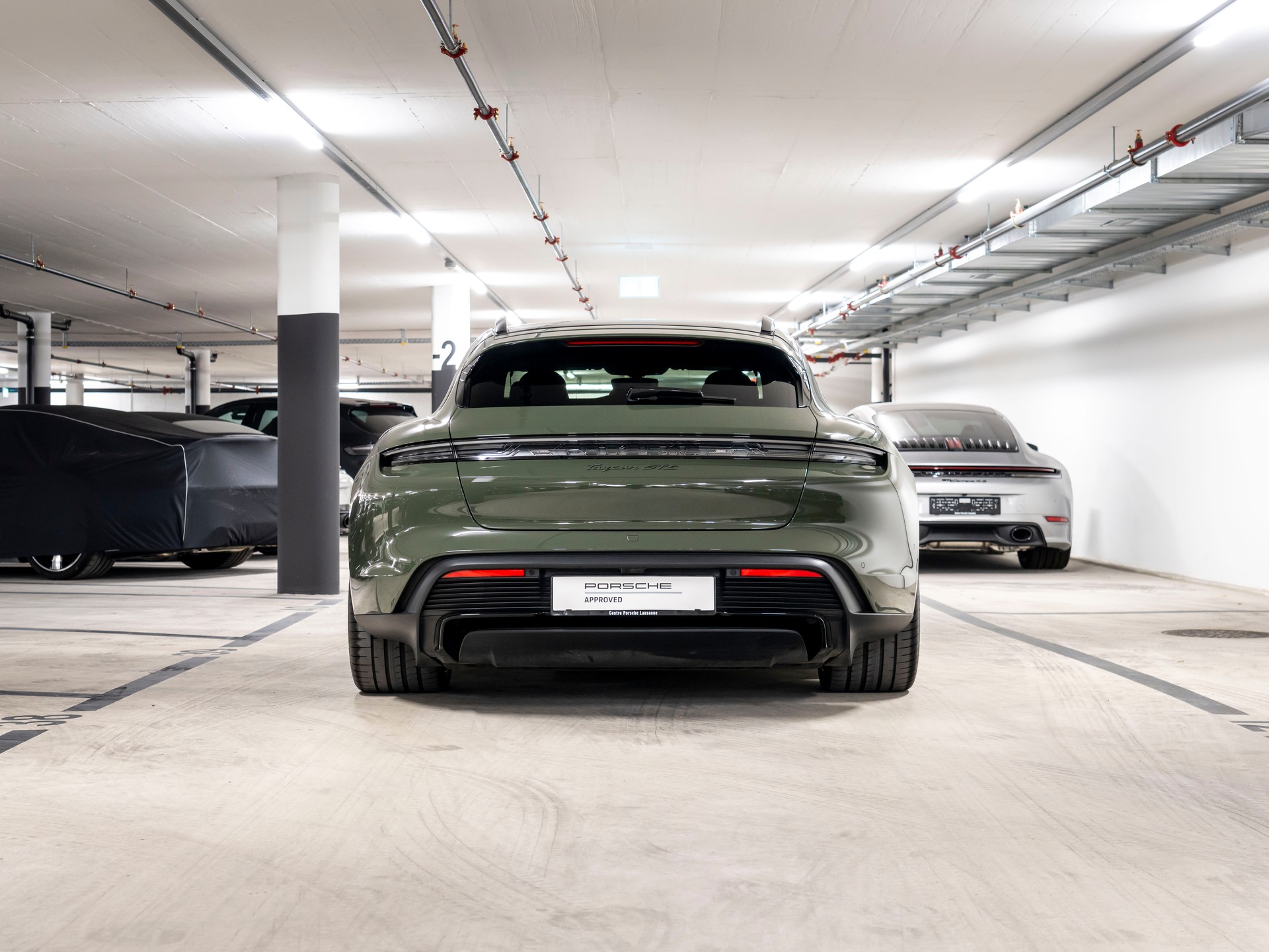 PORSCHE Taycan Sport Turismo GTS 104kWh-image-4