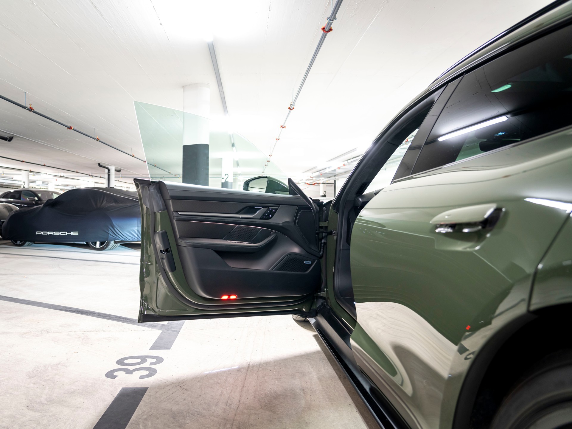 PORSCHE Taycan Sport Turismo GTS 104kWh-image-13