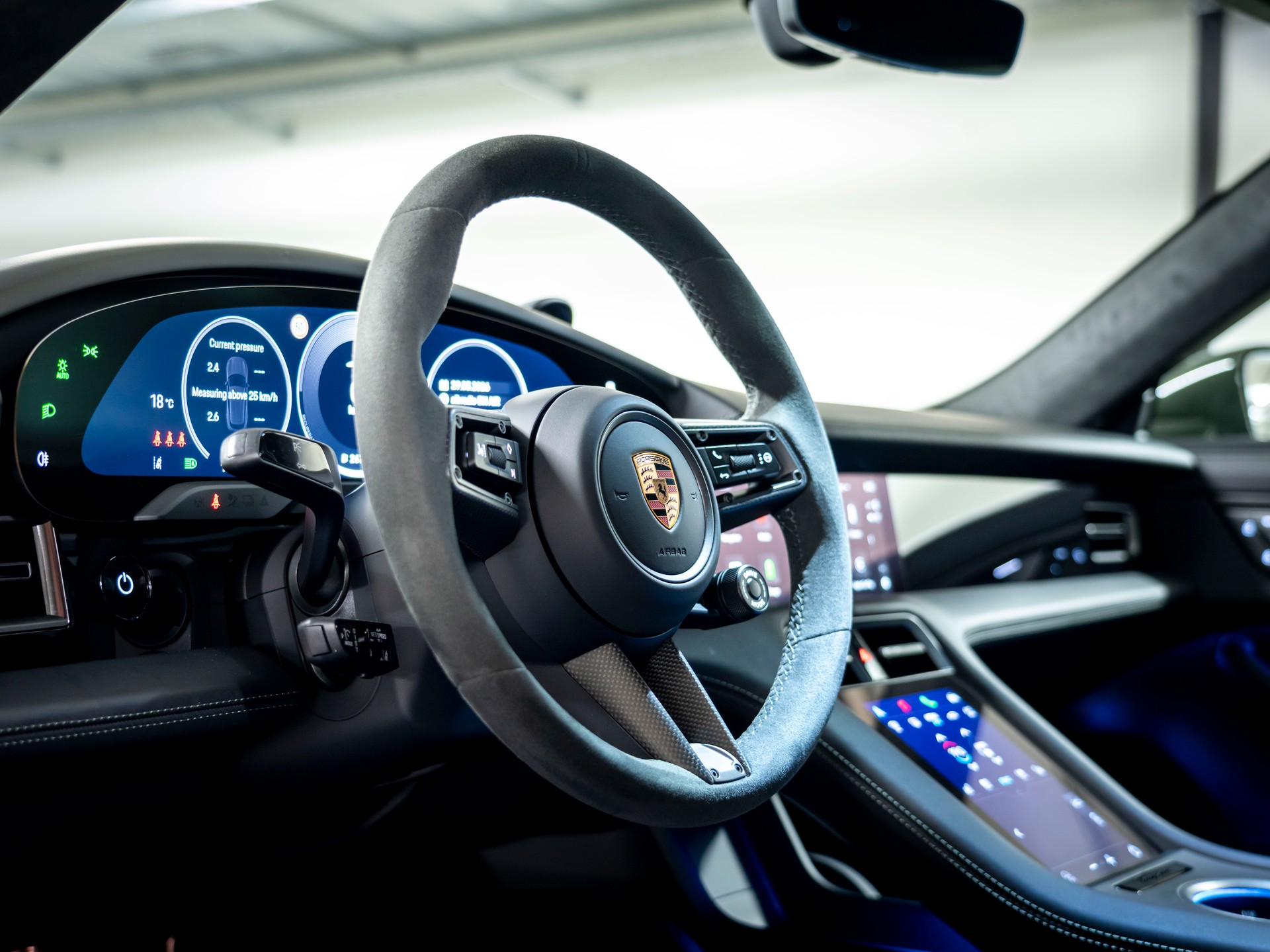 PORSCHE Taycan Sport Turismo GTS 104kWh-image-17