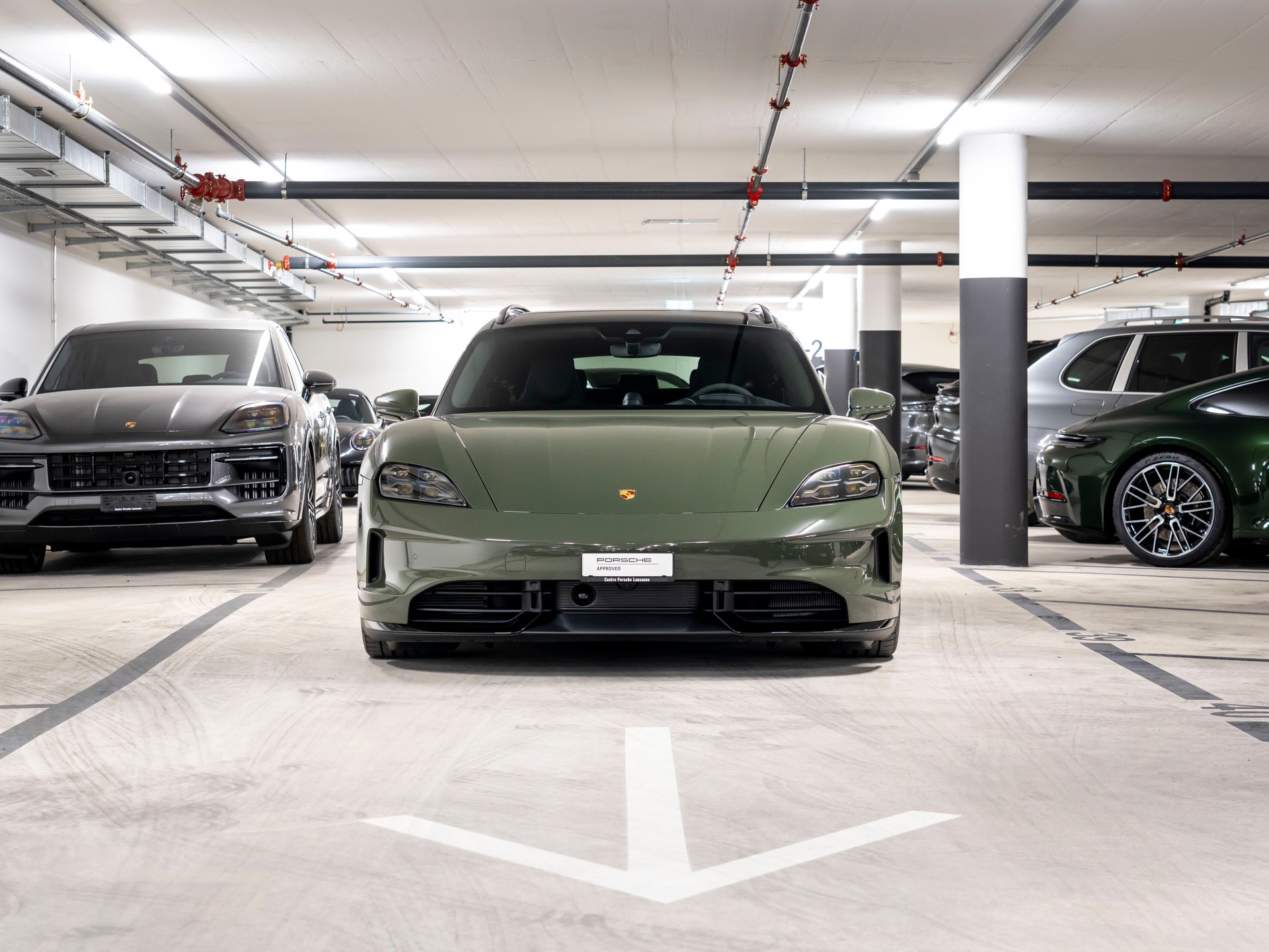 PORSCHE Taycan Sport Turismo GTS 104kWh-showroom-element-3