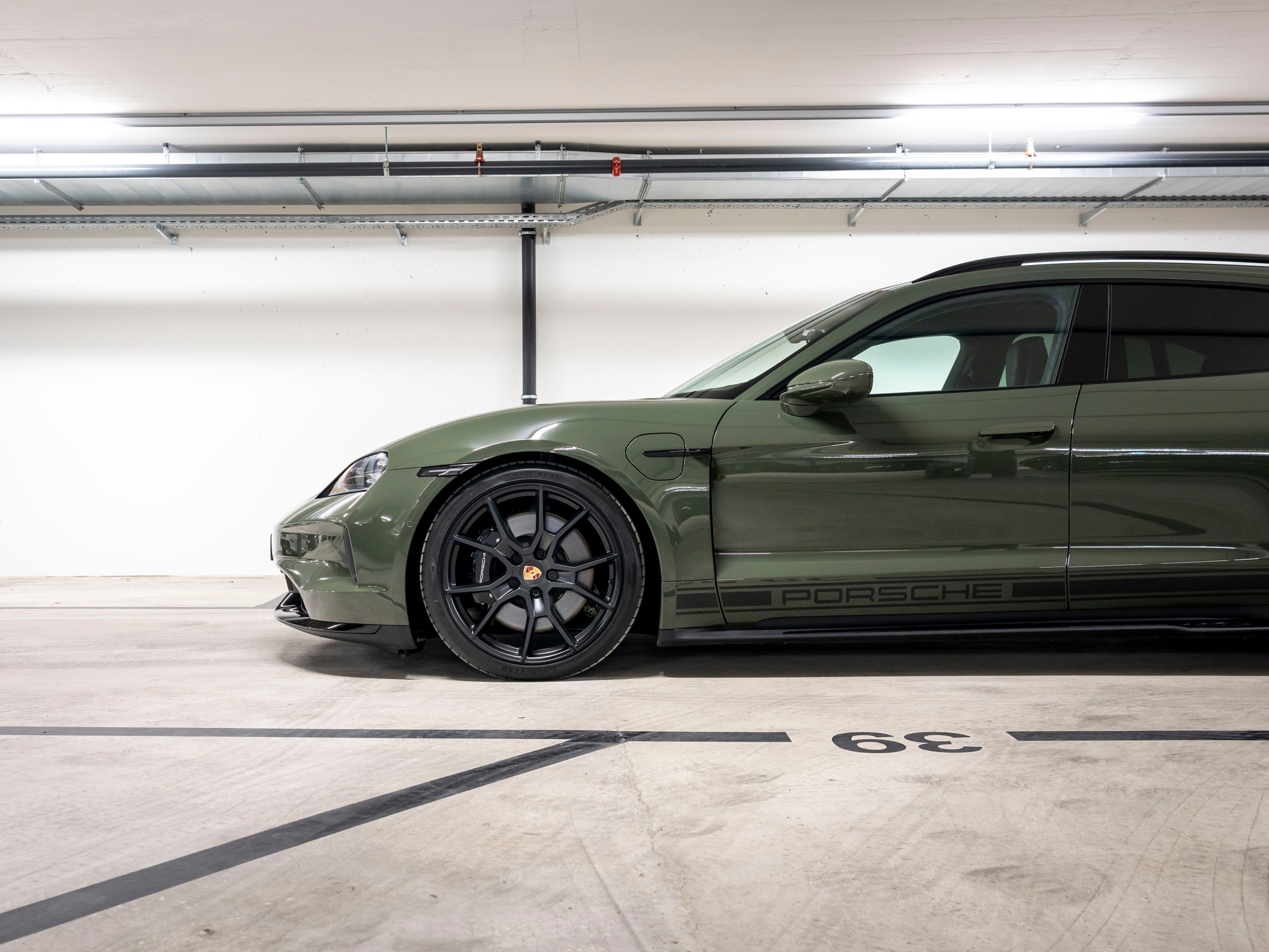 PORSCHE Taycan Sport Turismo GTS 104kWh-image-7
