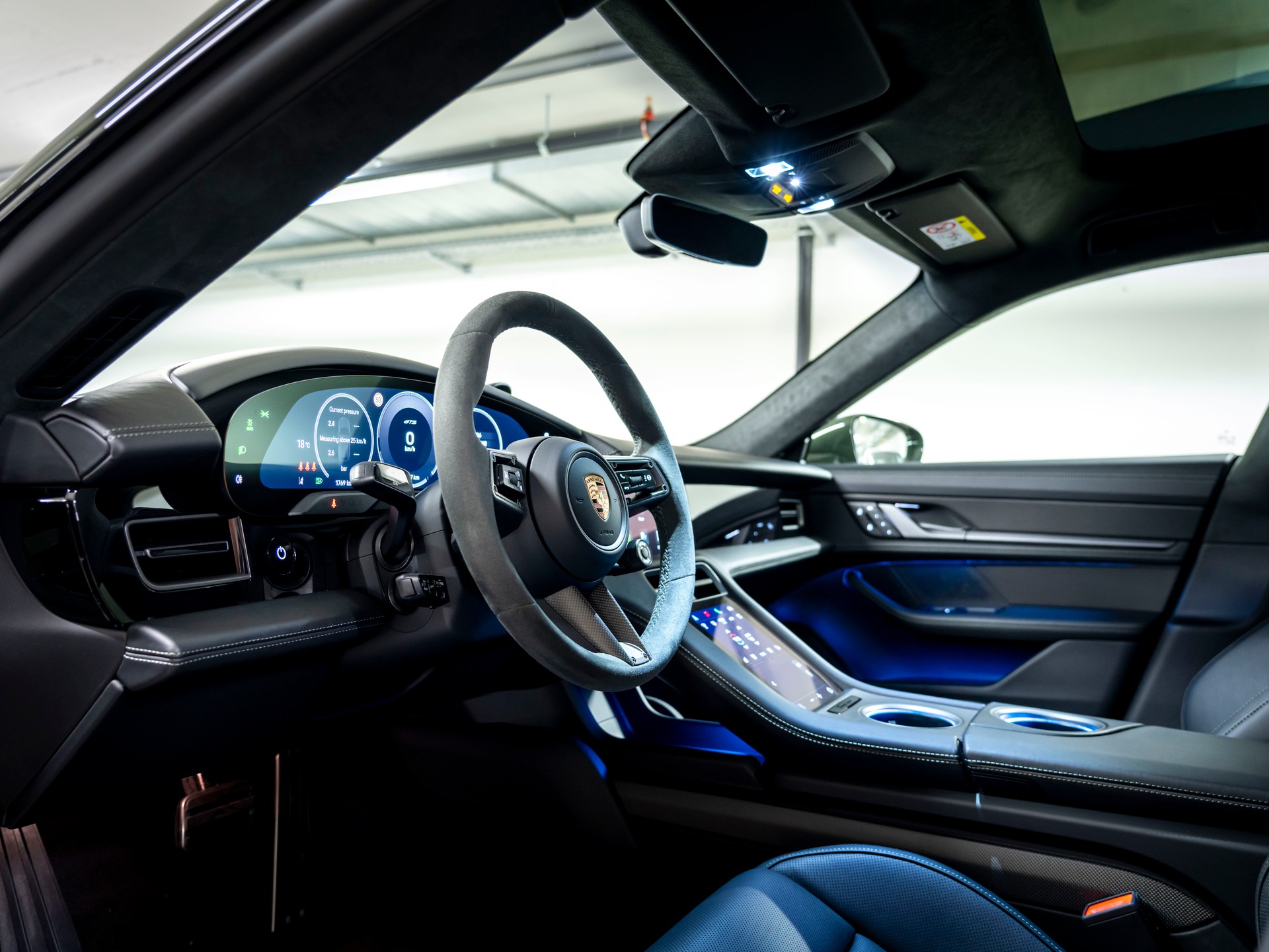 PORSCHE Taycan Sport Turismo GTS 104kWh-image-16