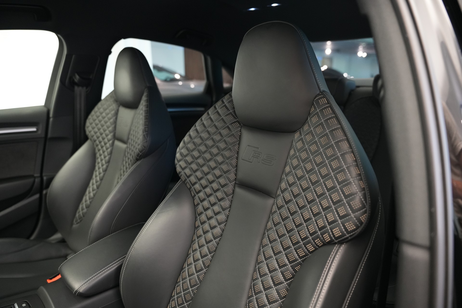 AUDI RS3 Limousine 2.5 TSI quattro S-tronic *Sportsitze* *Assistenzpaket* *B&O*-image-14