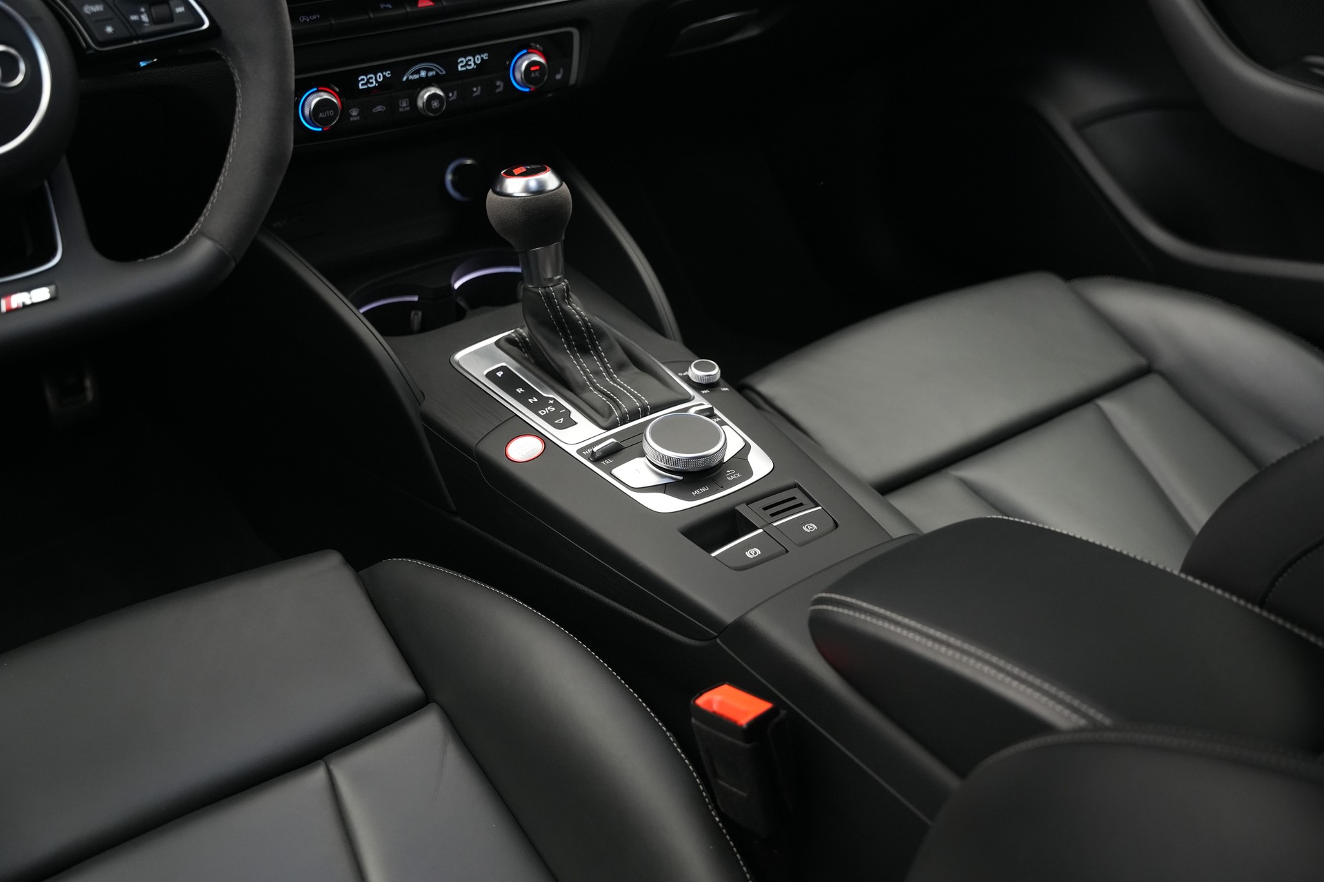 AUDI RS3 Limousine 2.5 TSI quattro S-tronic *Sportsitze* *Assistenzpaket* *B&O*-image-16