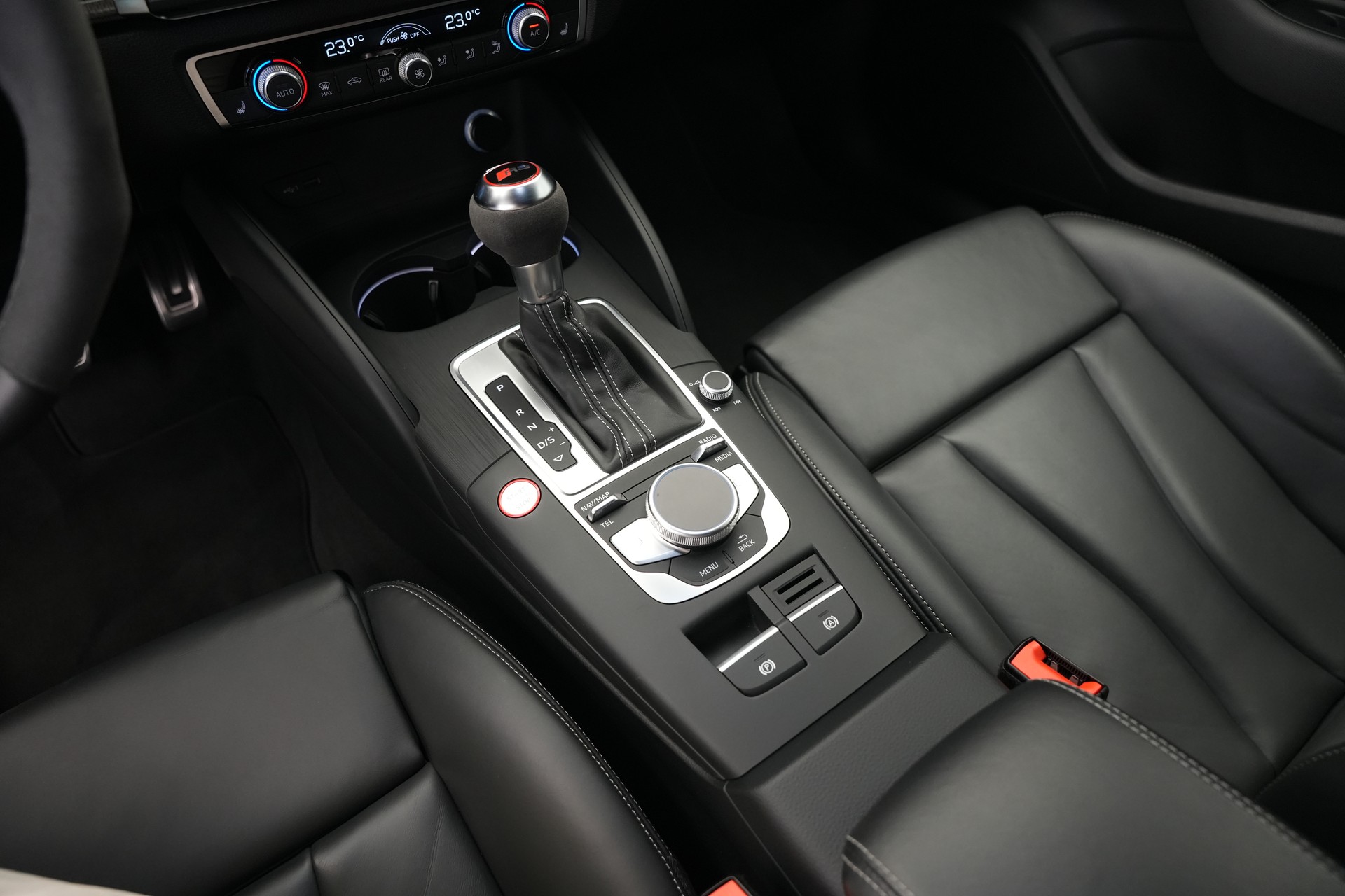 AUDI RS3 Limousine 2.5 TSI quattro S-tronic *Sportsitze* *Assistenzpaket* *B&O*-image-20