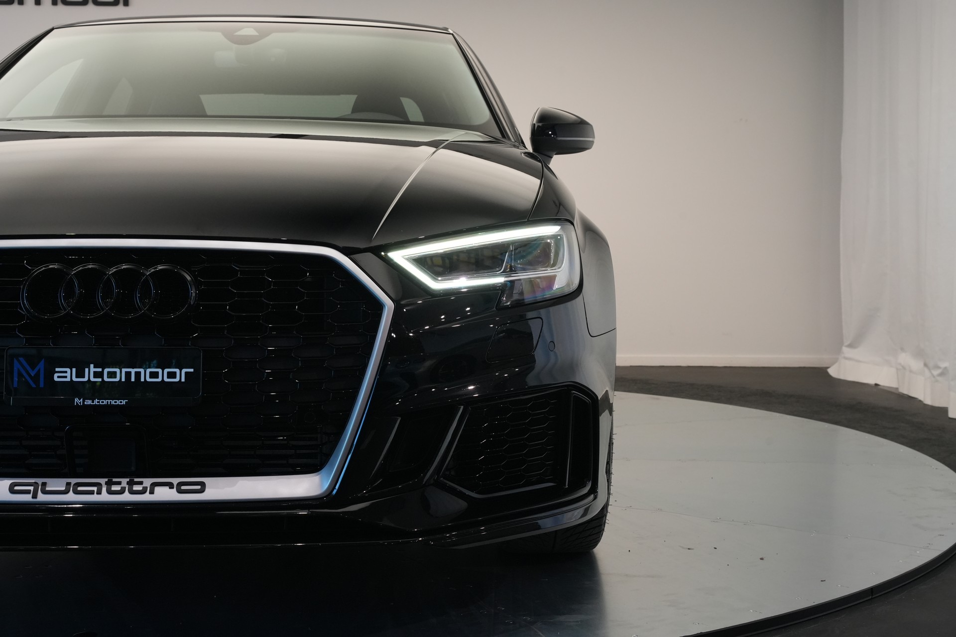 AUDI RS3 Limousine 2.5 TSI quattro S-tronic *Sportsitze* *Assistenzpaket* *B&O*-image-9