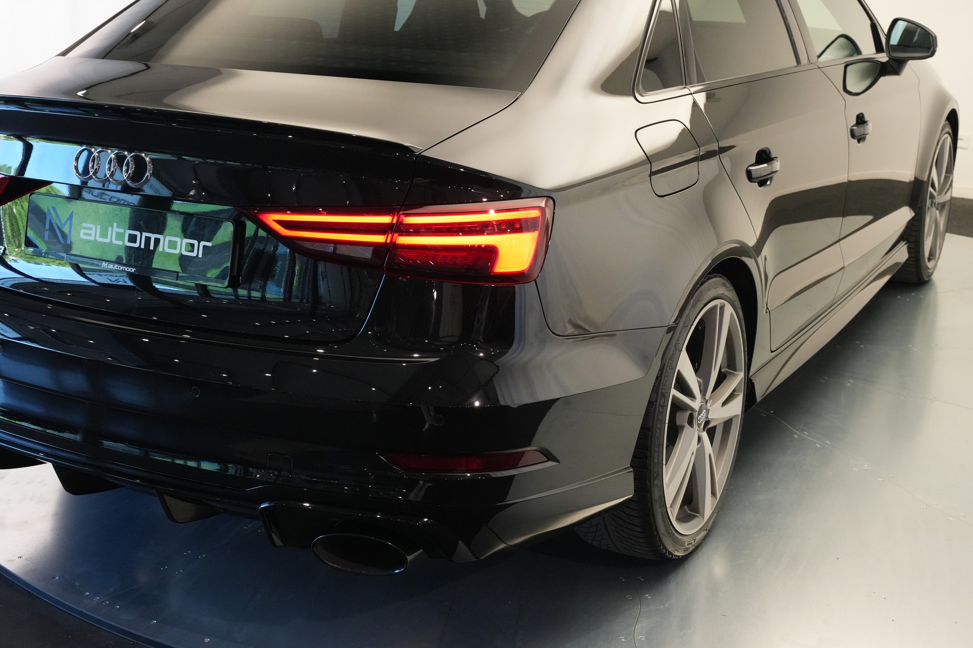 AUDI RS3 Limousine 2.5 TSI quattro S-tronic *Sportsitze* *Assistenzpaket* *B&O*-image-36