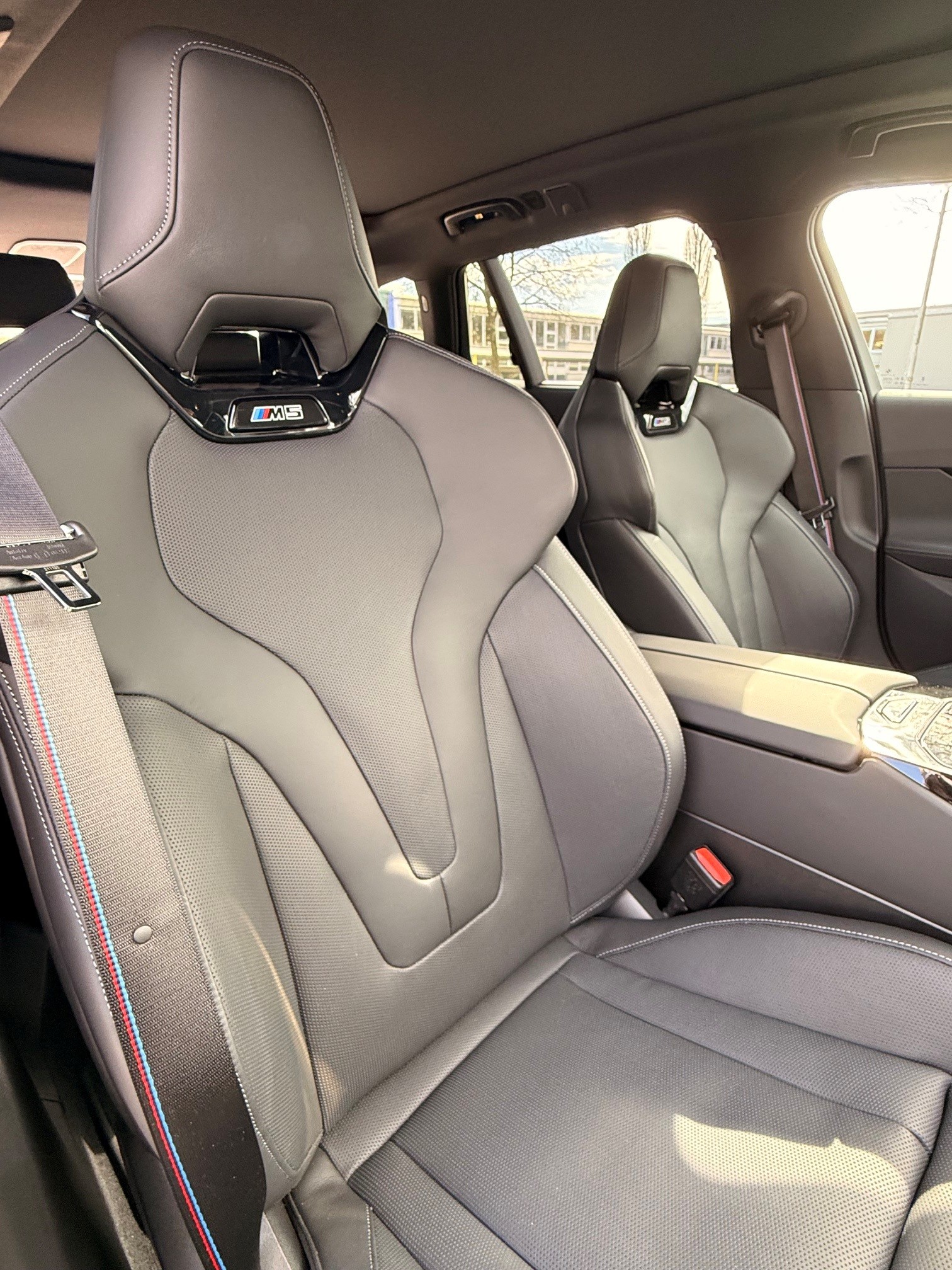 BMW M5 xDrive Touring-image-9