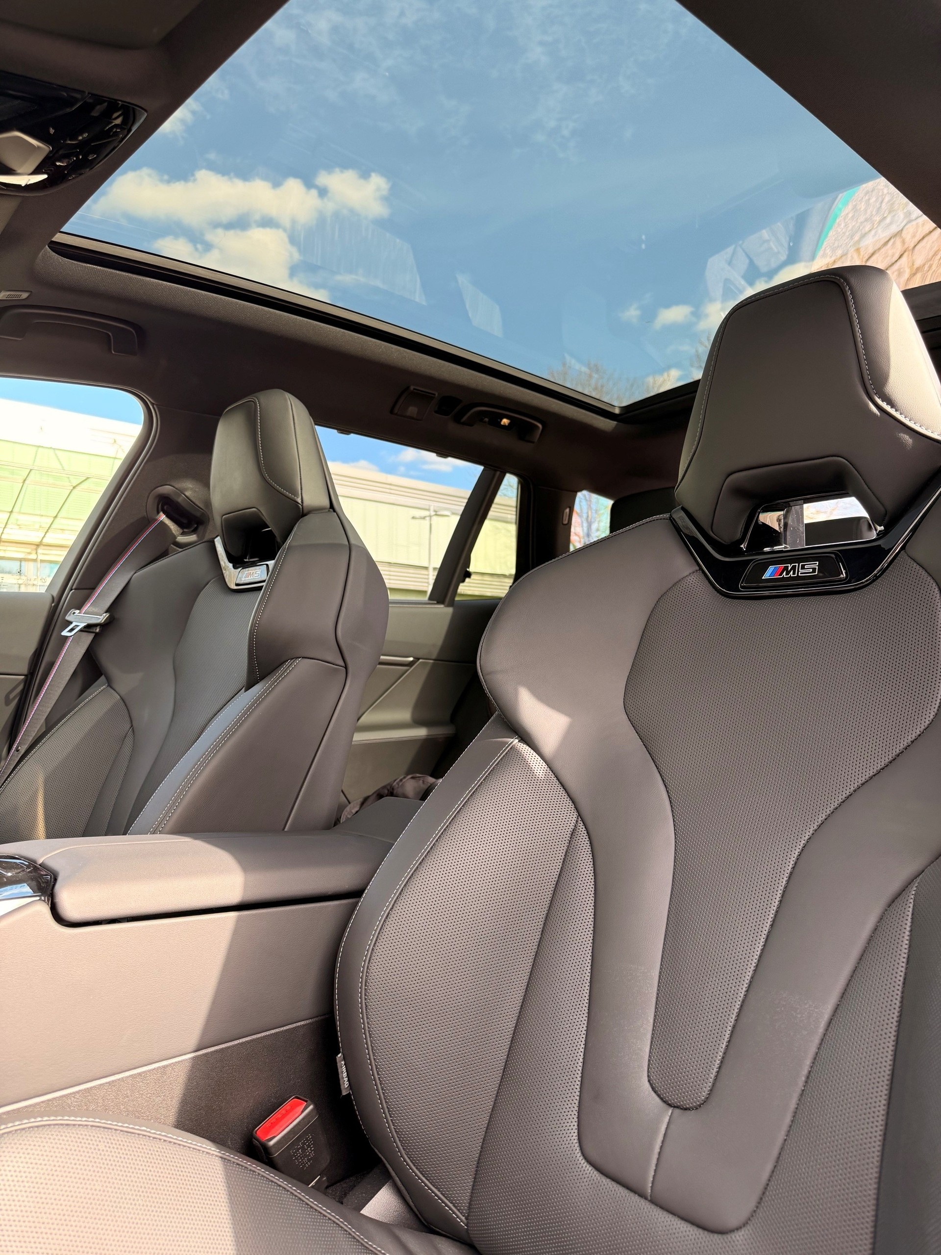 BMW M5 xDrive Touring-image-10
