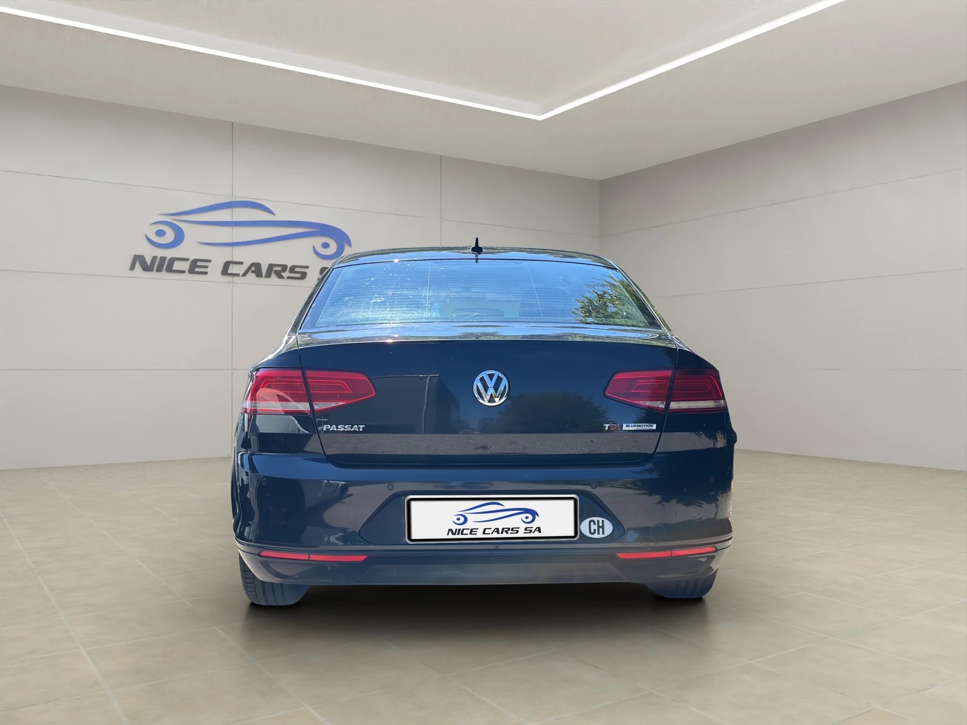 VW Passat 1.6 TDI BlM Trendline-image-4