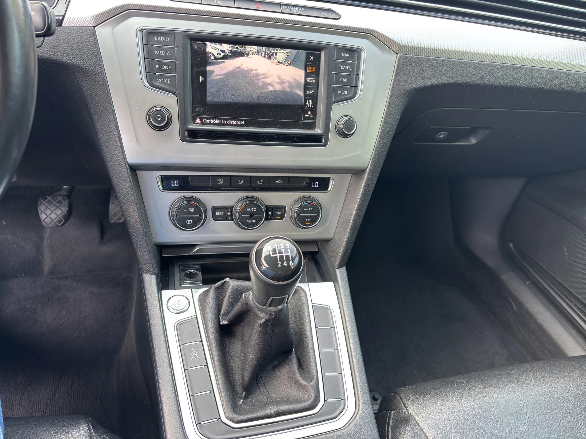 VW Passat 1.6 TDI BlM Trendline-image-8