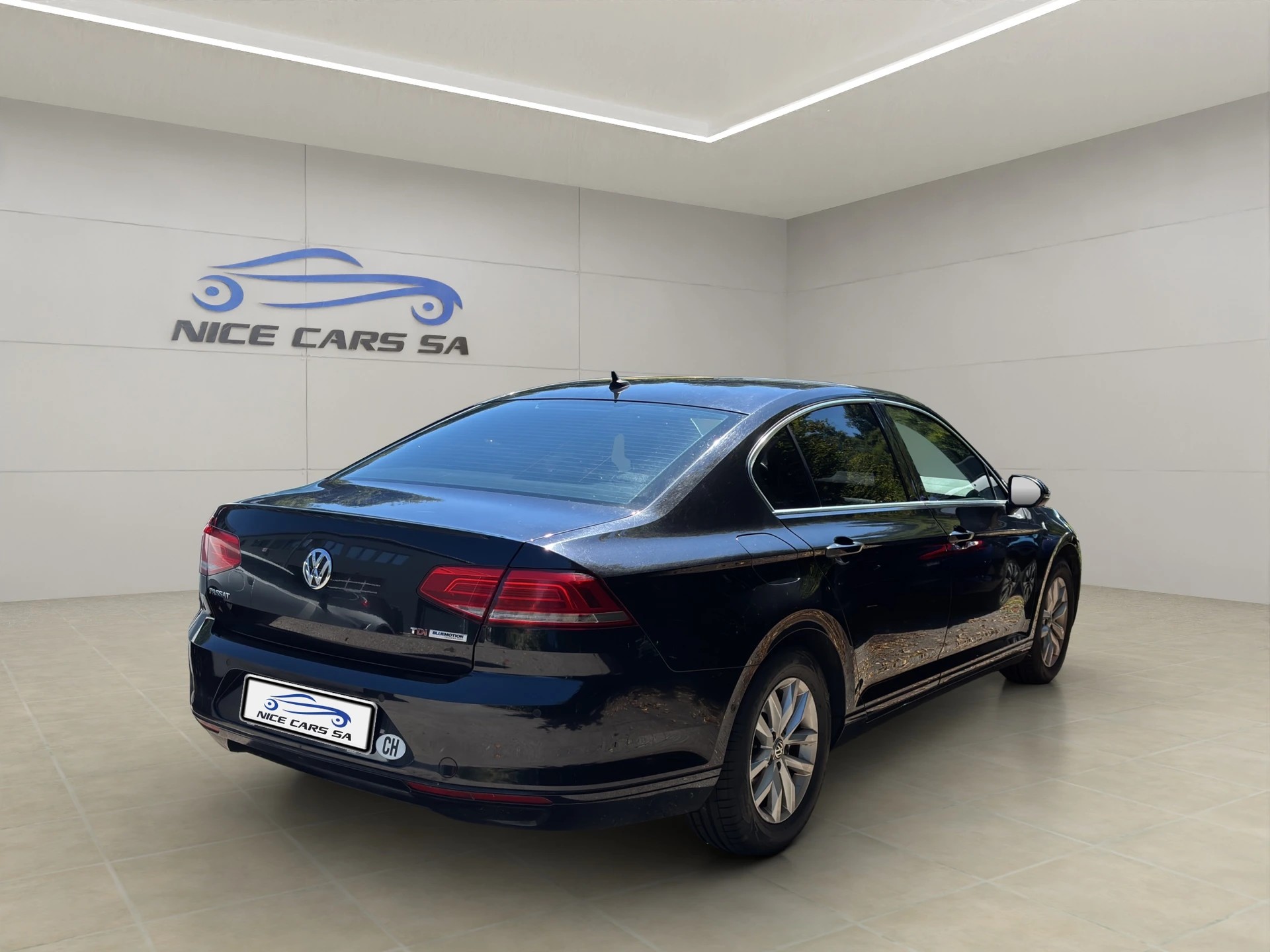 VW Passat 1.6 TDI BlM Trendline-image-5