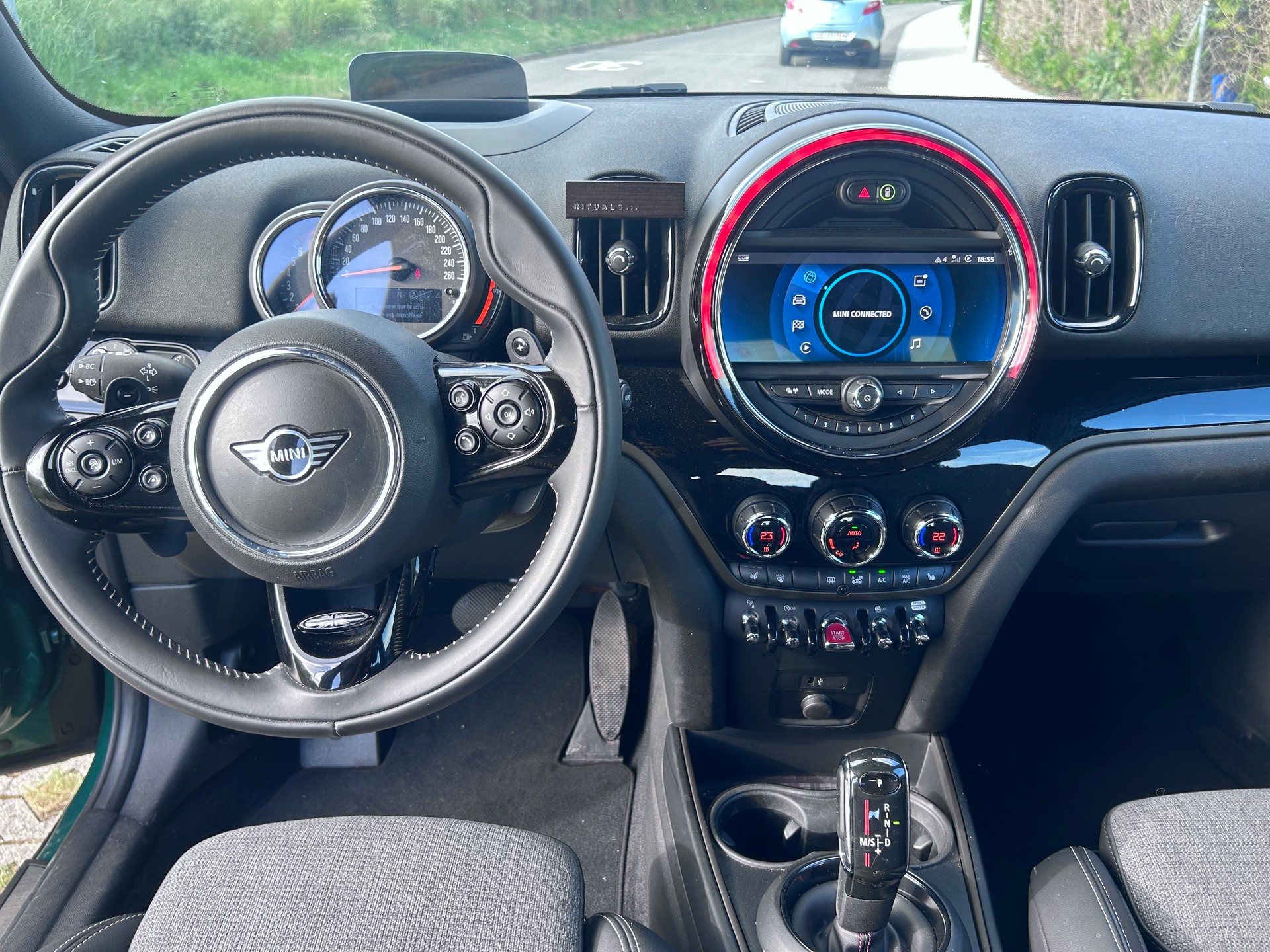 MINI 2.0i Cooper S SAG ALL4-image-4