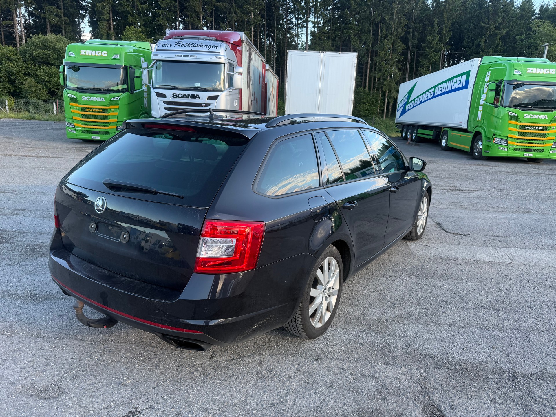 SKODA Octavia Combi 2.0 TSI RS-image-4