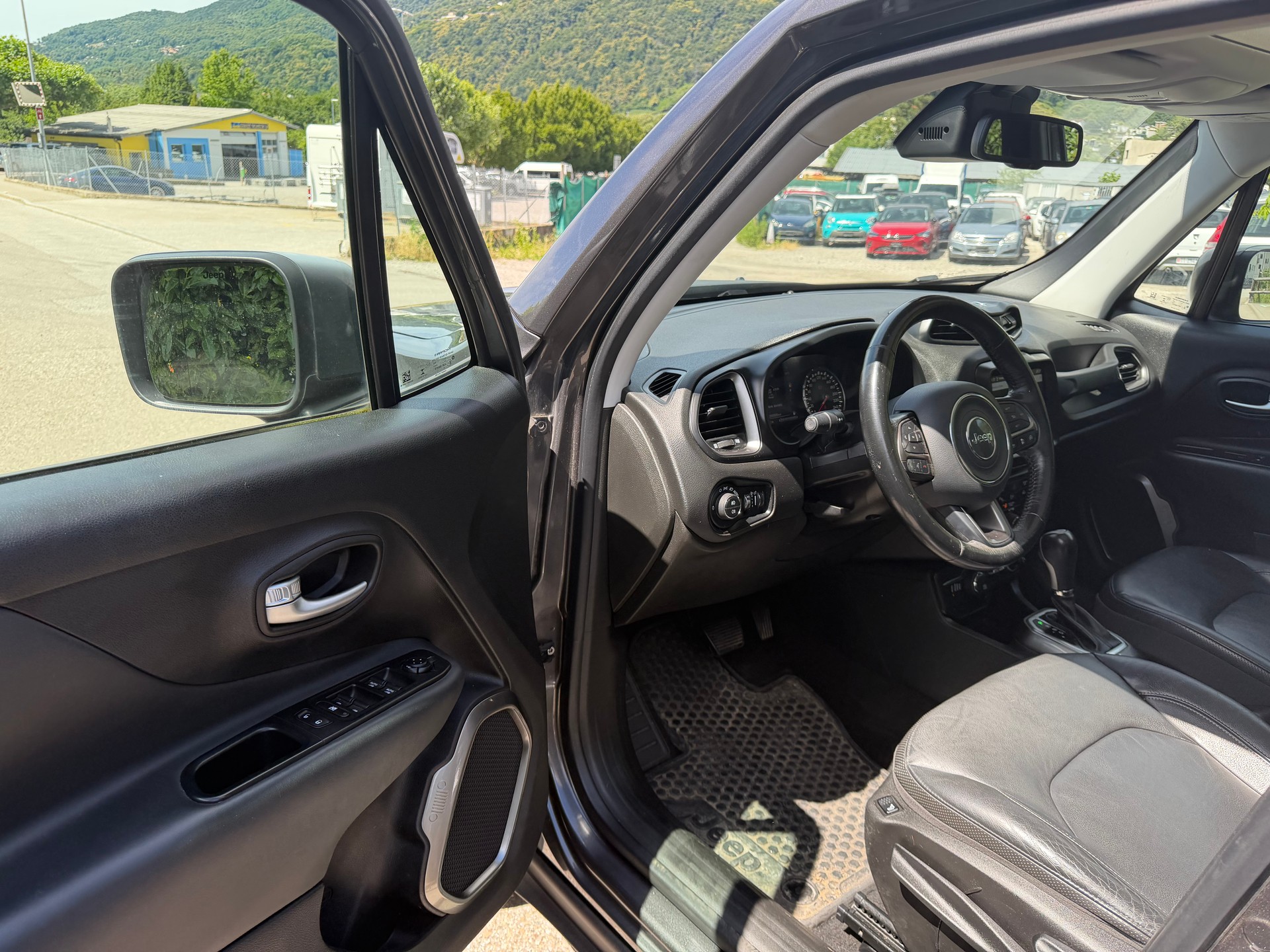JEEP Renegade 1.4 Turbo Limited AWD-image-6